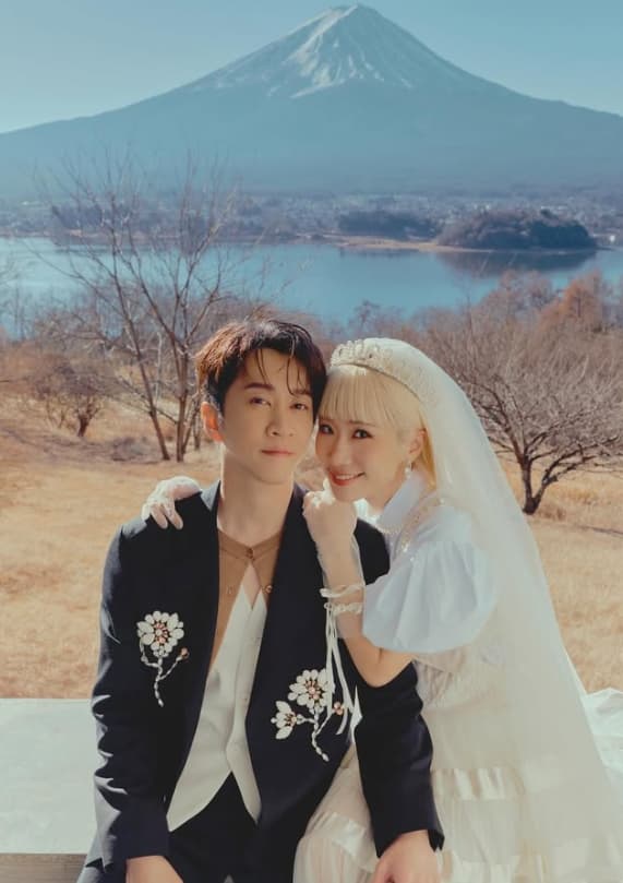 陳漢典、Lulu公布婚紗照。(翻攝自Lulu IG)