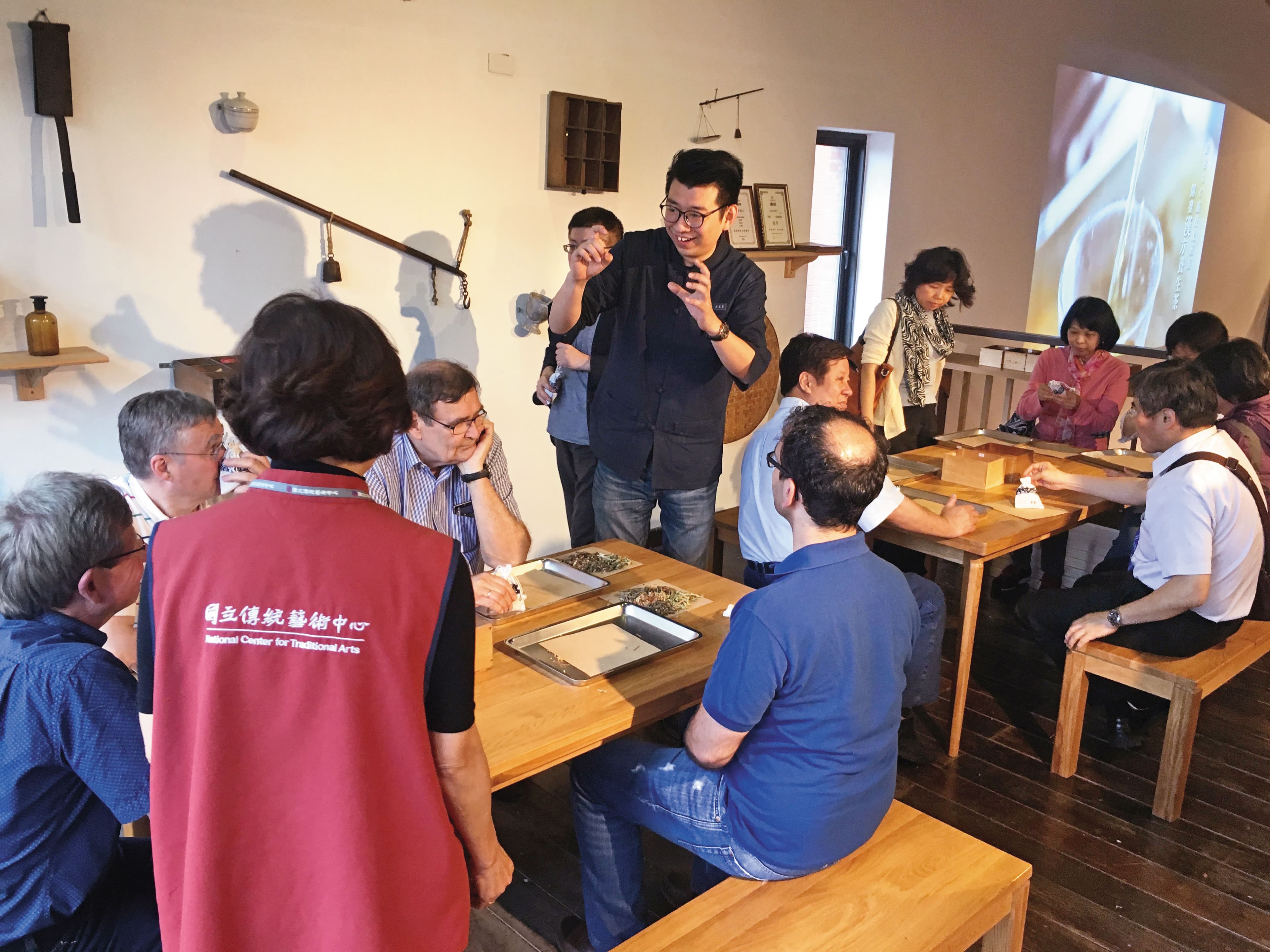 9年前登義首開DIY體驗製作課,由吳孟宸規劃,每次名額開放就秒殺。(登義提供)