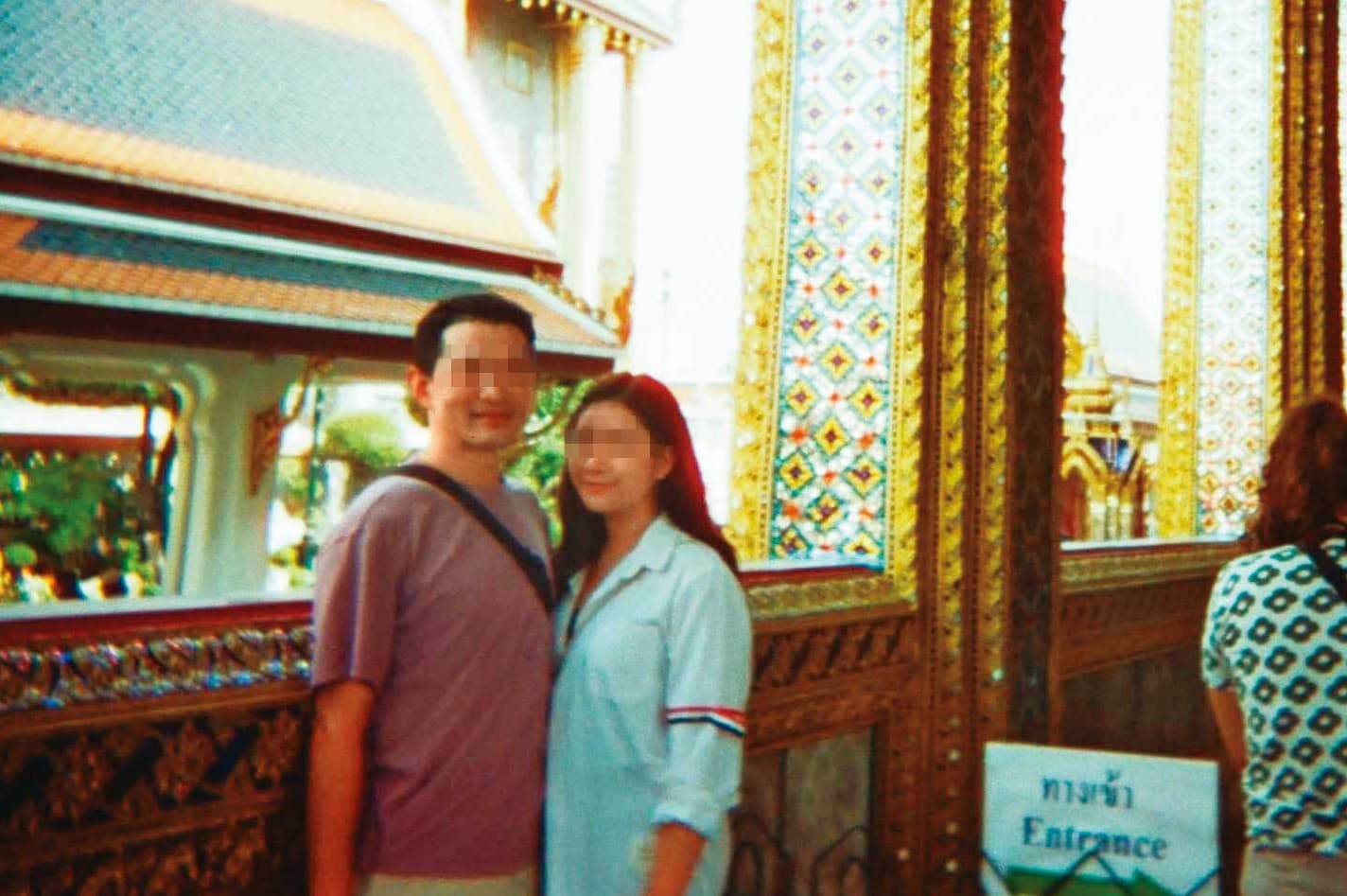許女與K小姐老公同遊泰國留下合照,事後稱2人只是偶遇。(讀者提供)