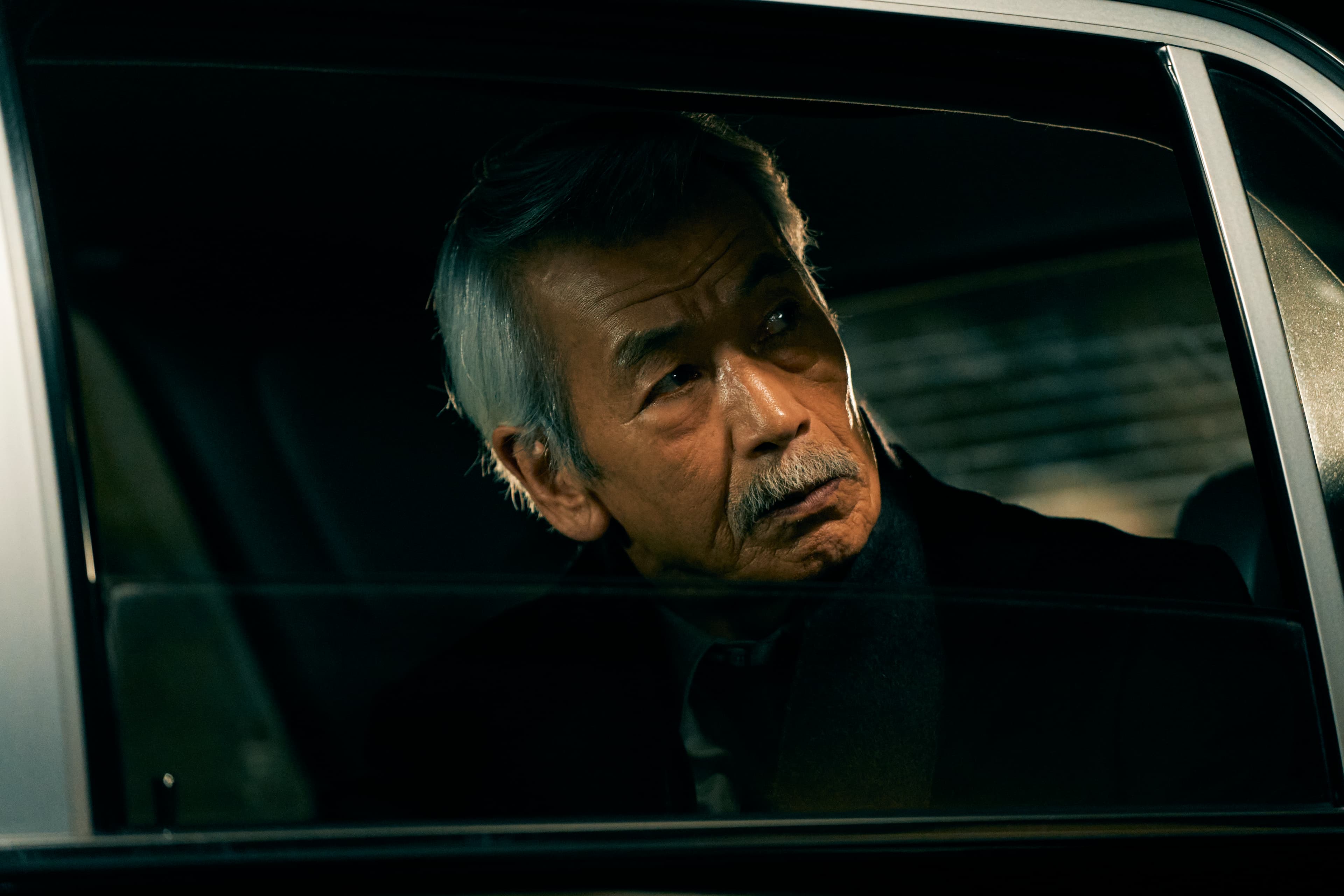 大神龍太郎與兒子大神龍為了各自的「正義」走向截然不同的道路。