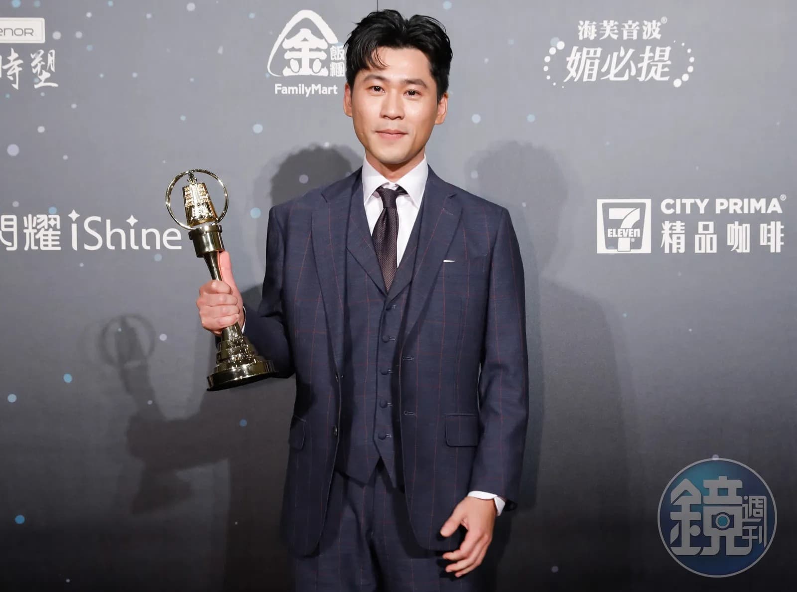 疫情期間黃迪揚完全沒工作，還想去送外送貼補家計，多虧妻子全力支持並鼓勵專注演戲，日後終成功敲響金鐘。（本刊資料照）