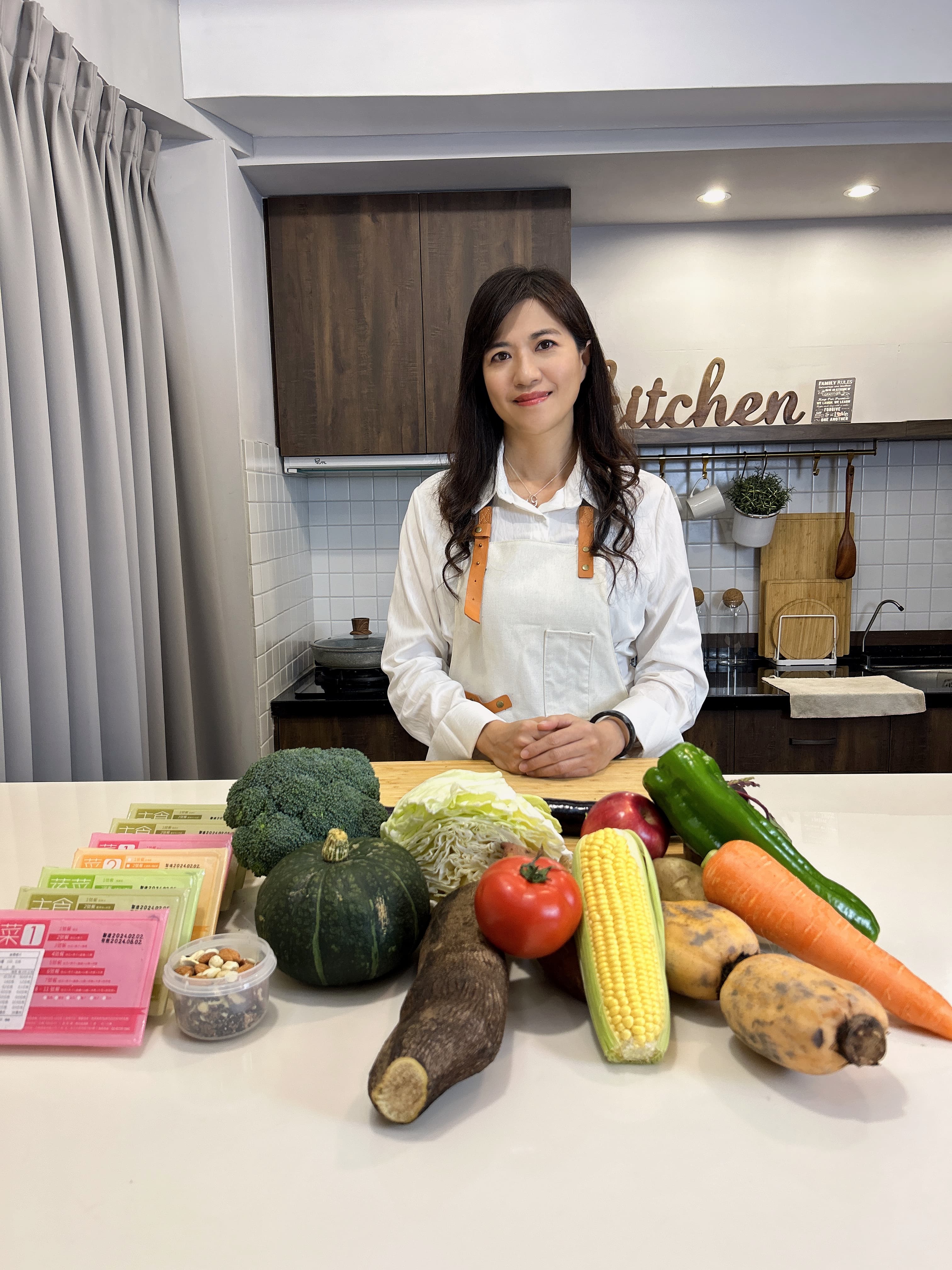 晴媽咪以多種食物調製的細緻稠密無顆粒彩虹食物泥,是讓牙口不好的樂齡長輩、咀嚼困難者攝取均衡飲食的最佳選擇。(天晴工作坊提供)