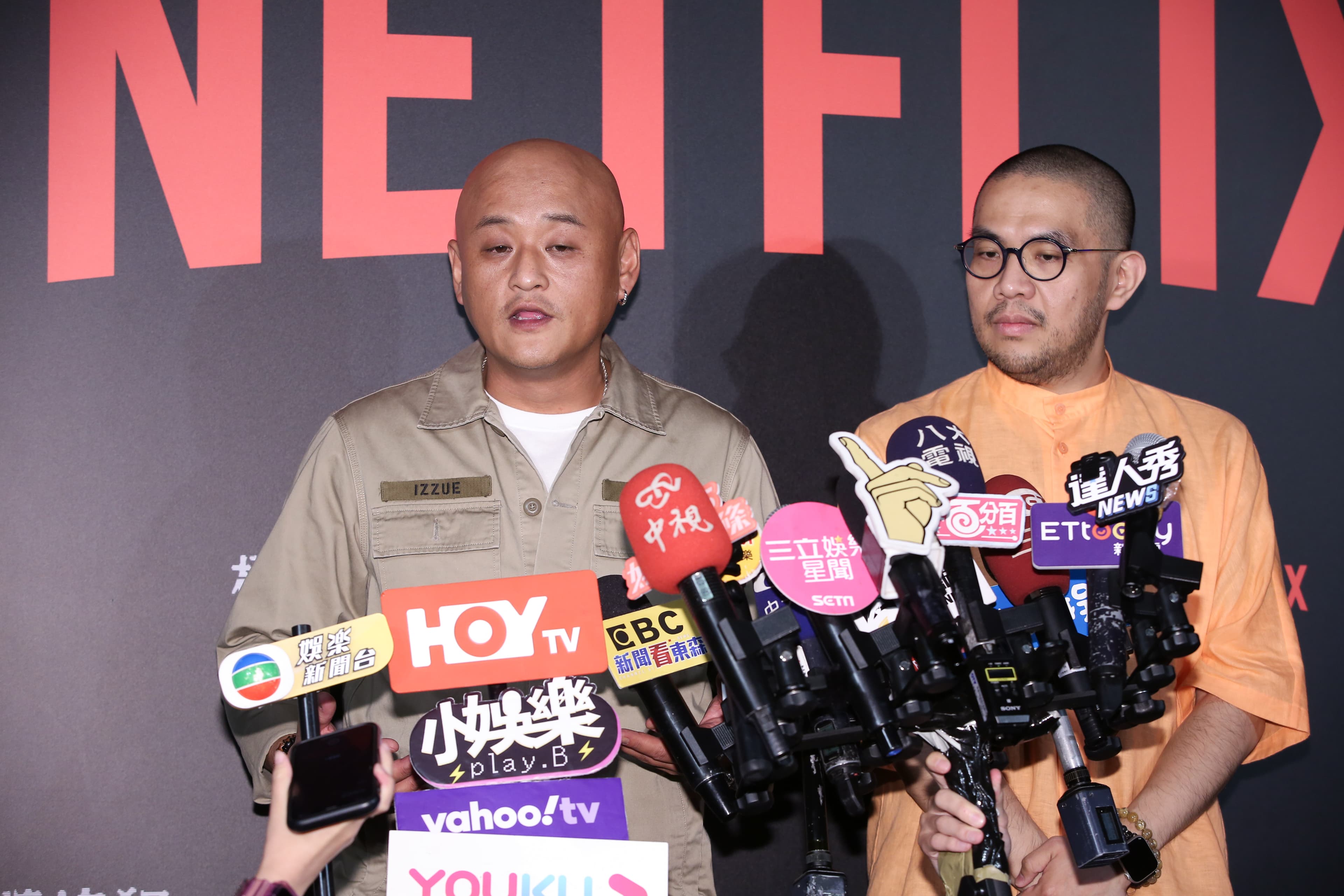 《媽別鬧了》製片周銓(左)和導演李俊宏(右)。