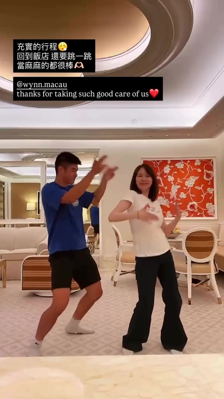 連定捷身高比媽媽高出一個頭。(翻攝pattytsai13 IG)