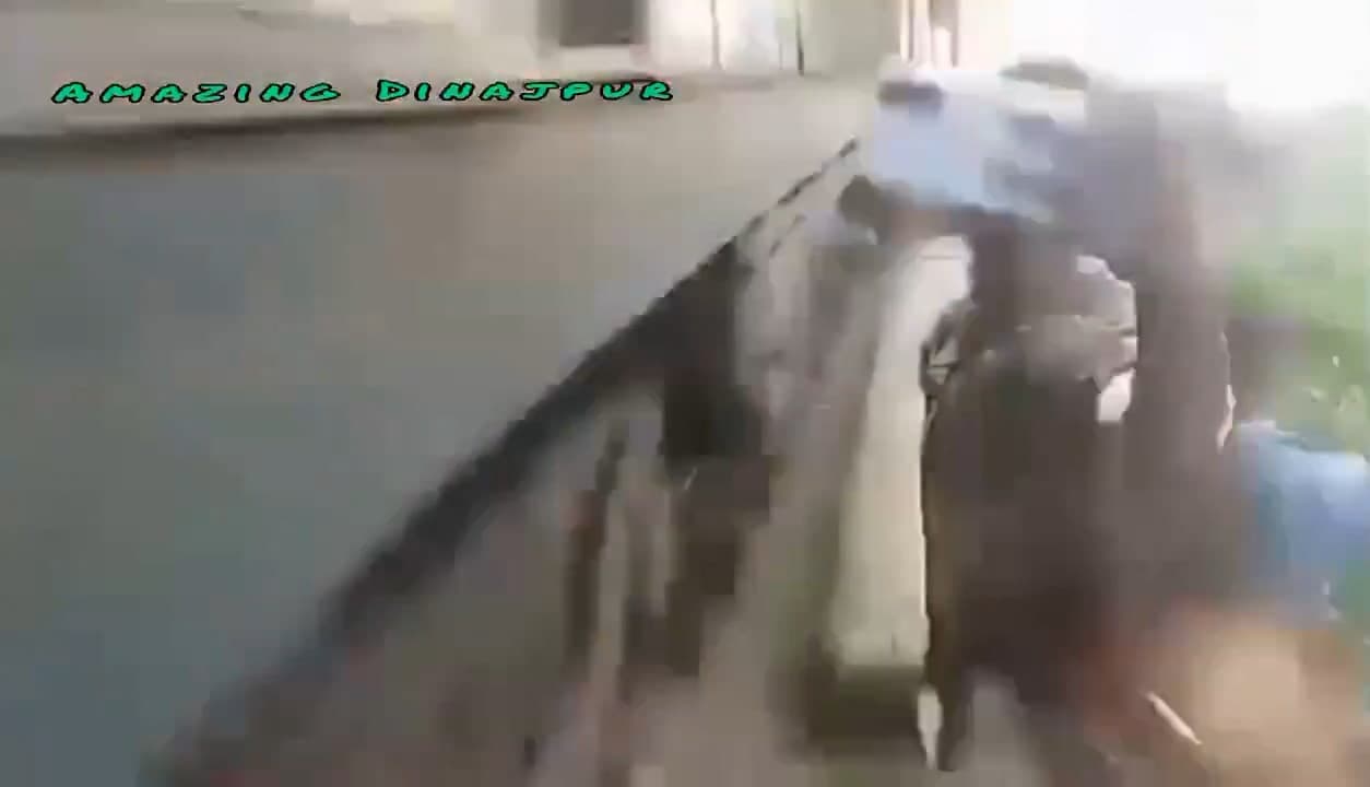 利坎整個人被撞飛。(翻自X平台)