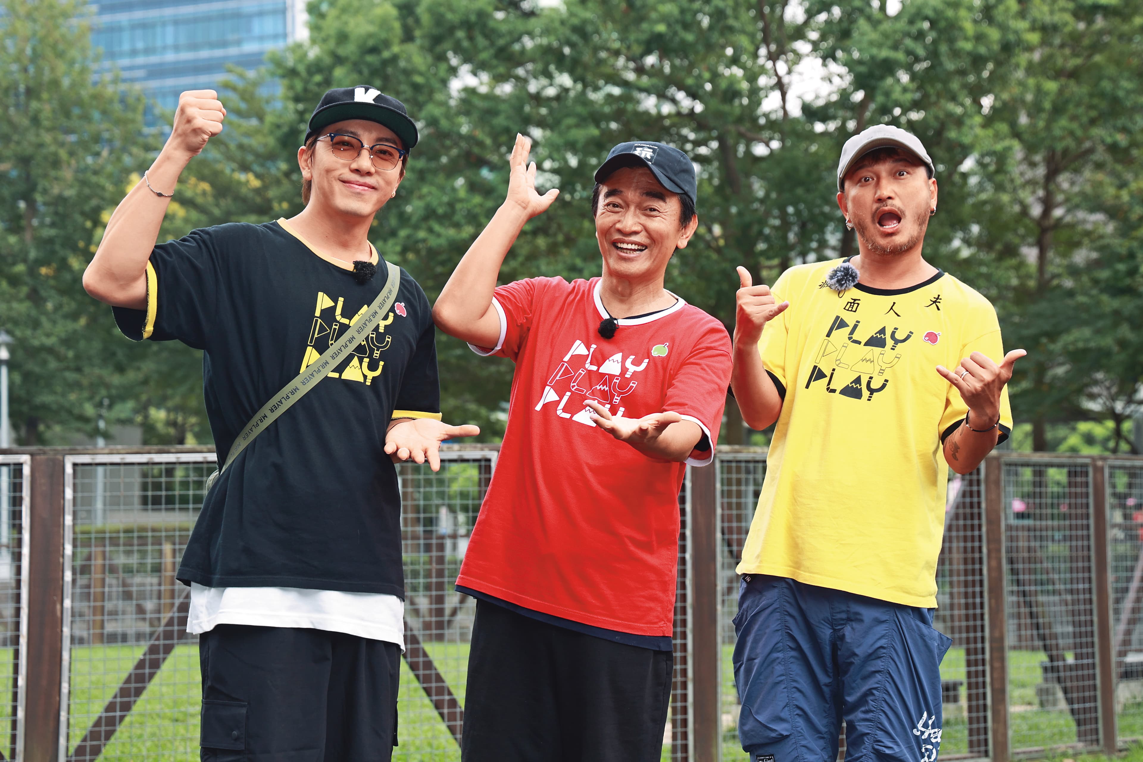 KID(右起)和吳宗憲、坤達主持的《綜藝玩很大》,幾乎年年入圍金鐘獎。