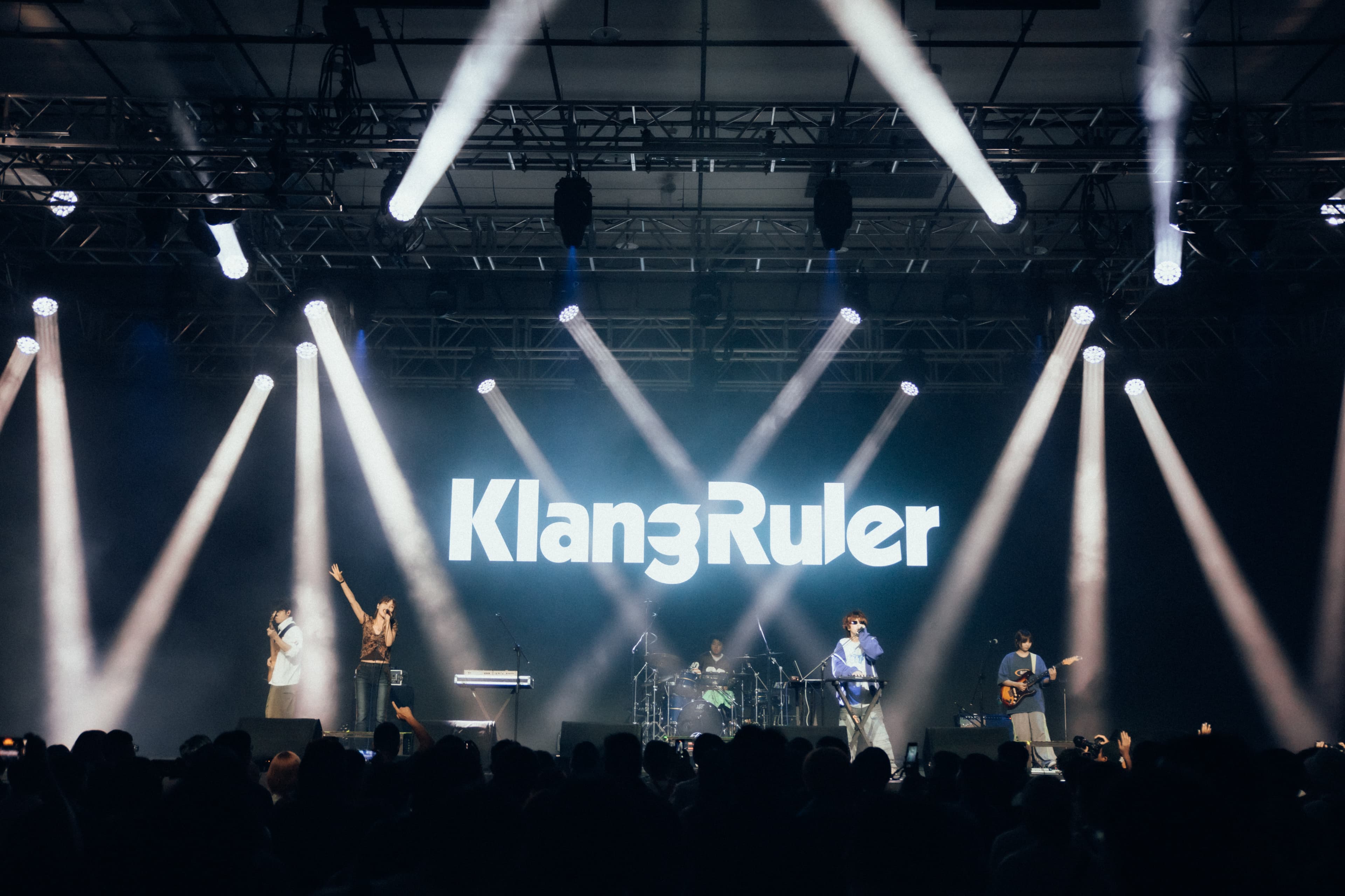 Klang Ruler帶來黑色餅乾〈Timing〉讓台下觀眾都跟著一起唱。(台北流行音樂中心提供)