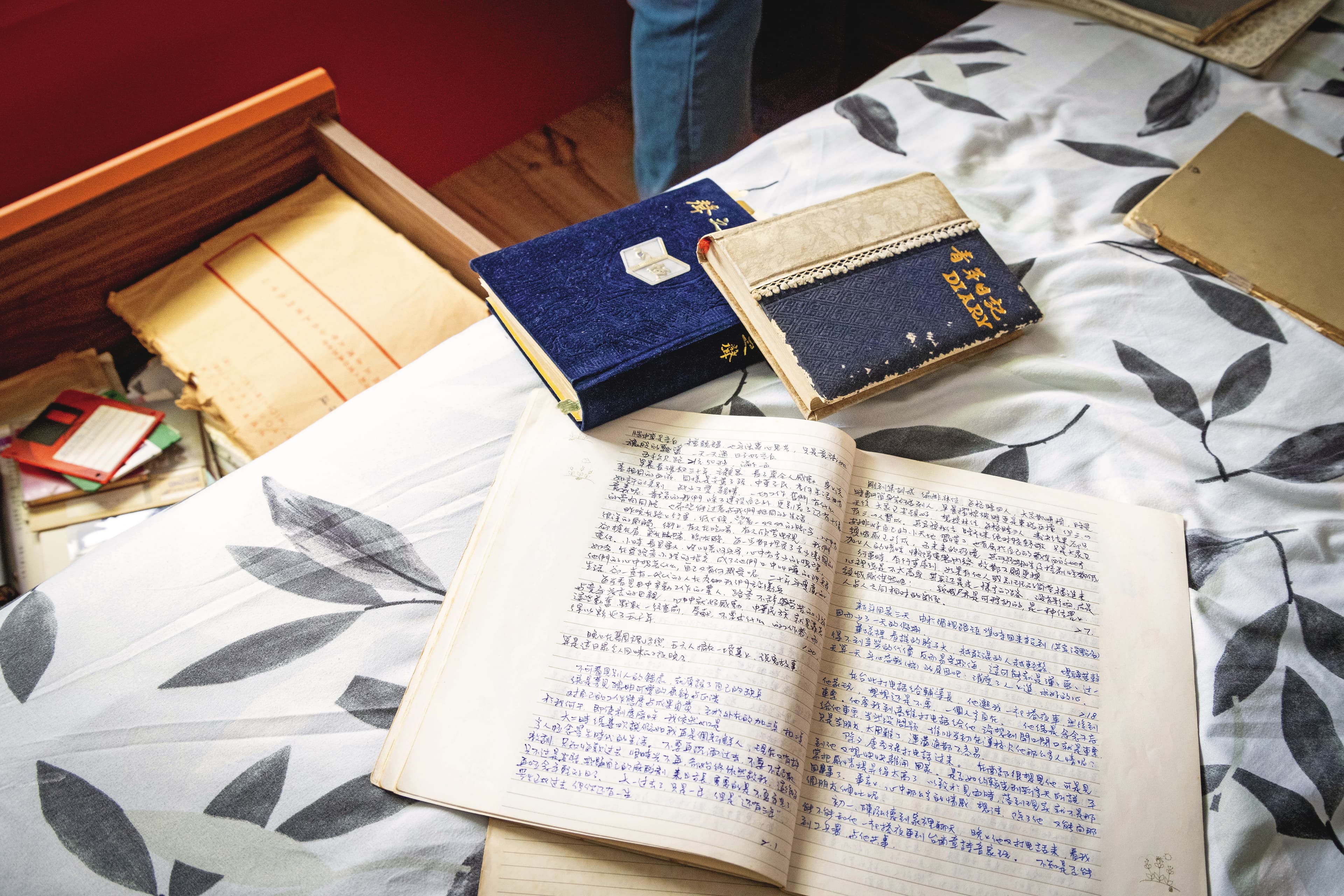 畢恆達從國中2年級開始寫日記,寫了十多年,直到學成歸國教書太忙才停止。