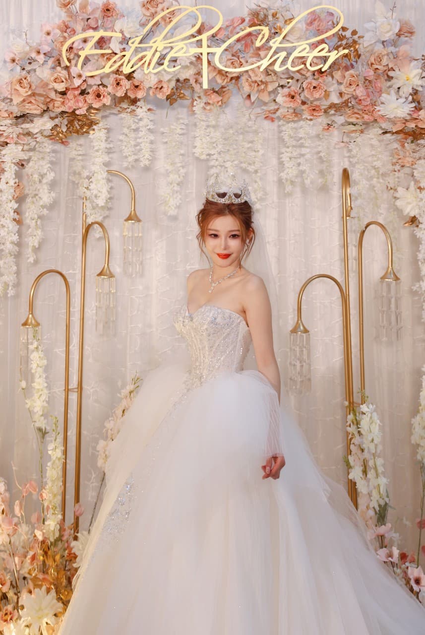 孟慶而婚宴禮服美出新高度。(孟慶而提供)