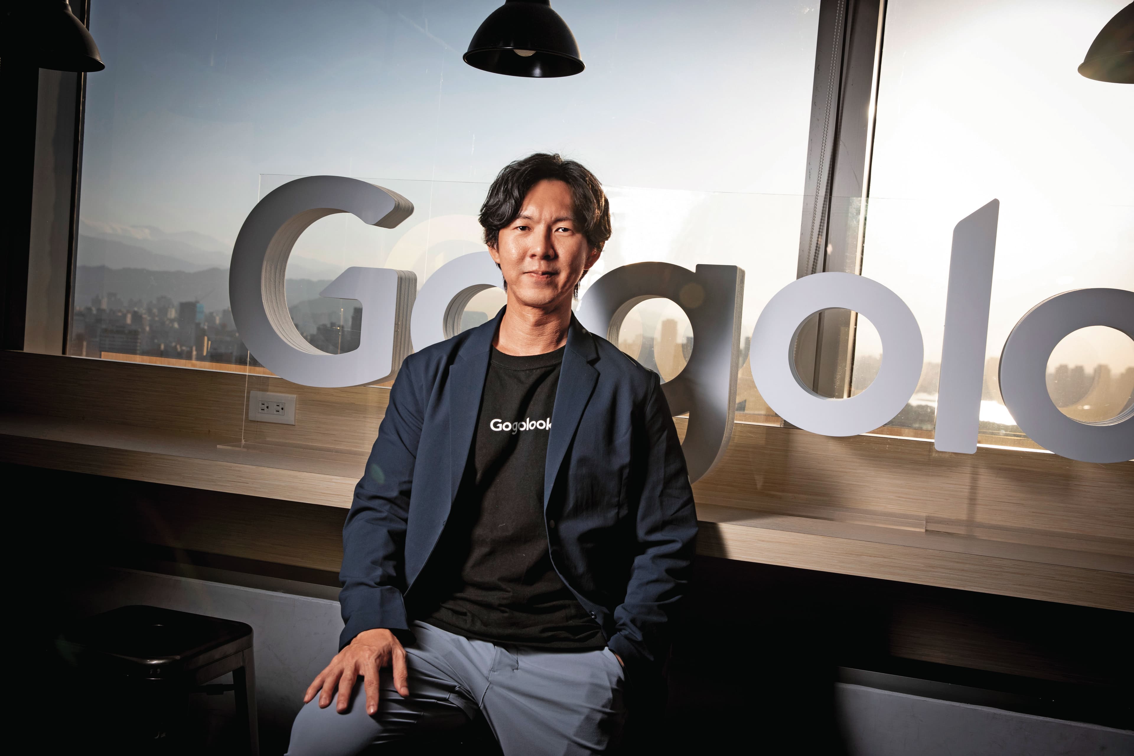 郭建甫說AI已經被談論了數十年,10年前Gogolook運用機器學習,而如今生成式AI已經被應用在工作中。