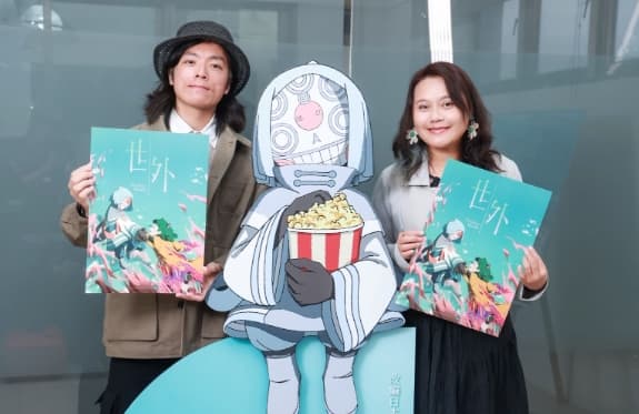 《世外》是監製楊寶文(右)與新銳導演吳啓忠(左)首次製作的動畫長片。(甲上娛樂提供)