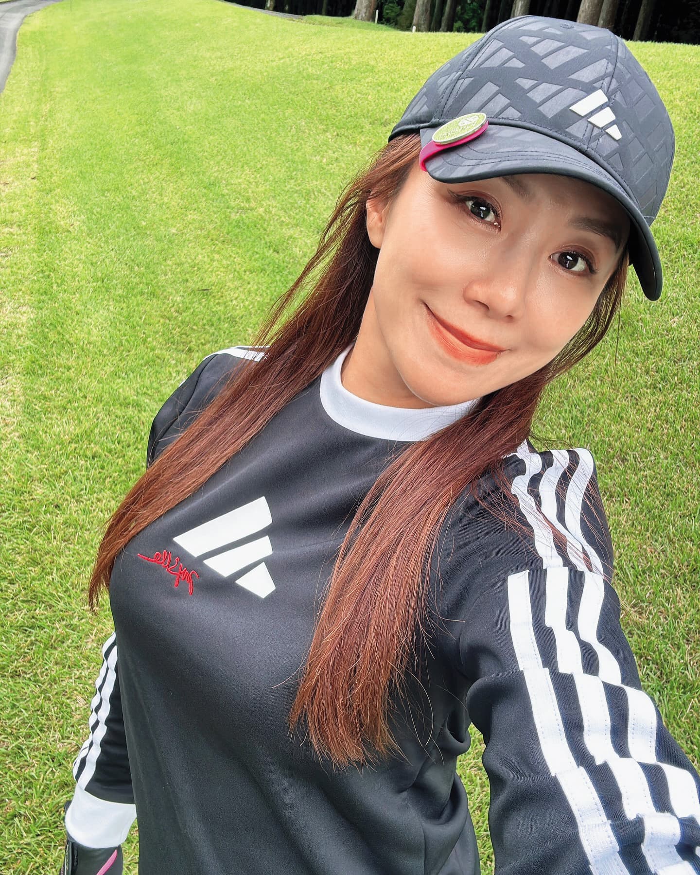 佩甄31歲時買了第一間房，也在同棟6樓為媽媽買了一戶。（翻攝佩甄臉書）
