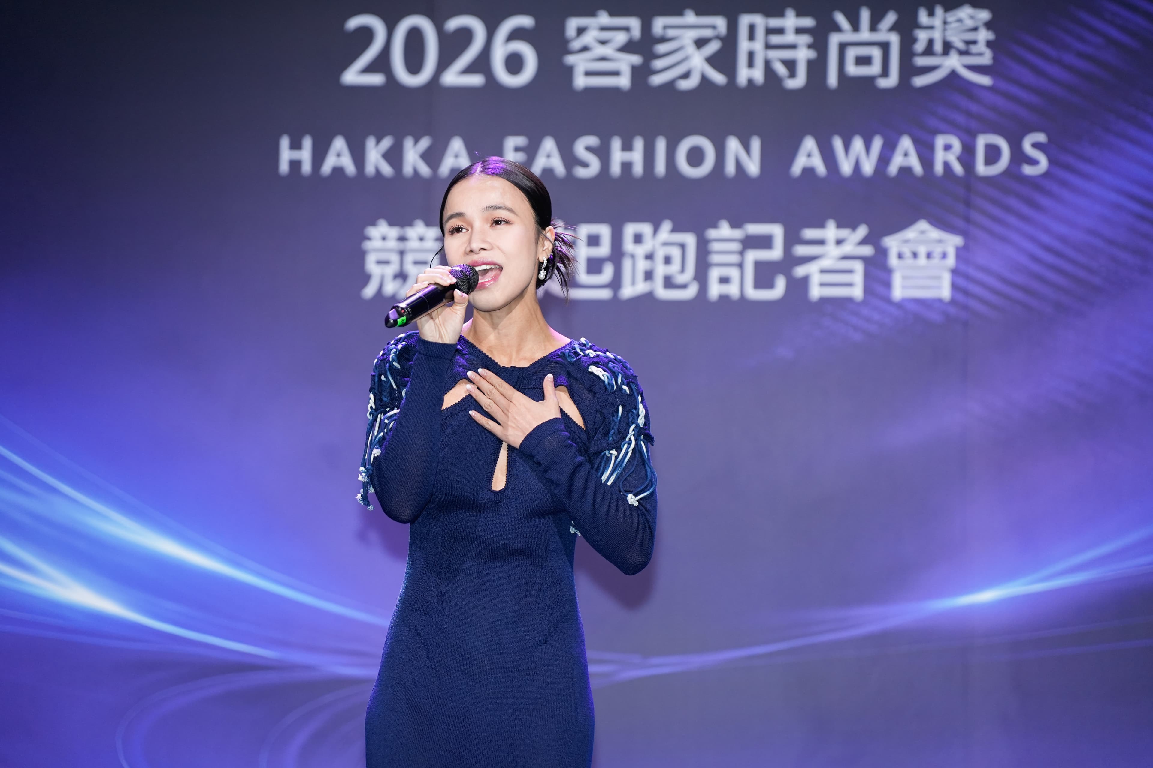 林芯儀在活動上獻唱。