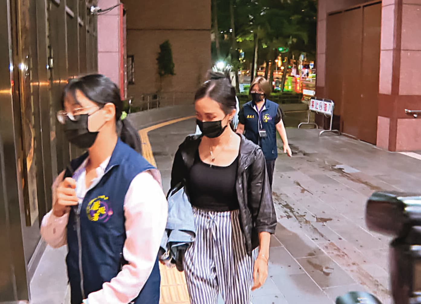 柯文哲欣賞黃心緗(圖)在黨內不是祕密,黃被黨內認為是排解柯情緒的「心靈祕書」。圖為黃日前以證人身分遭約談。