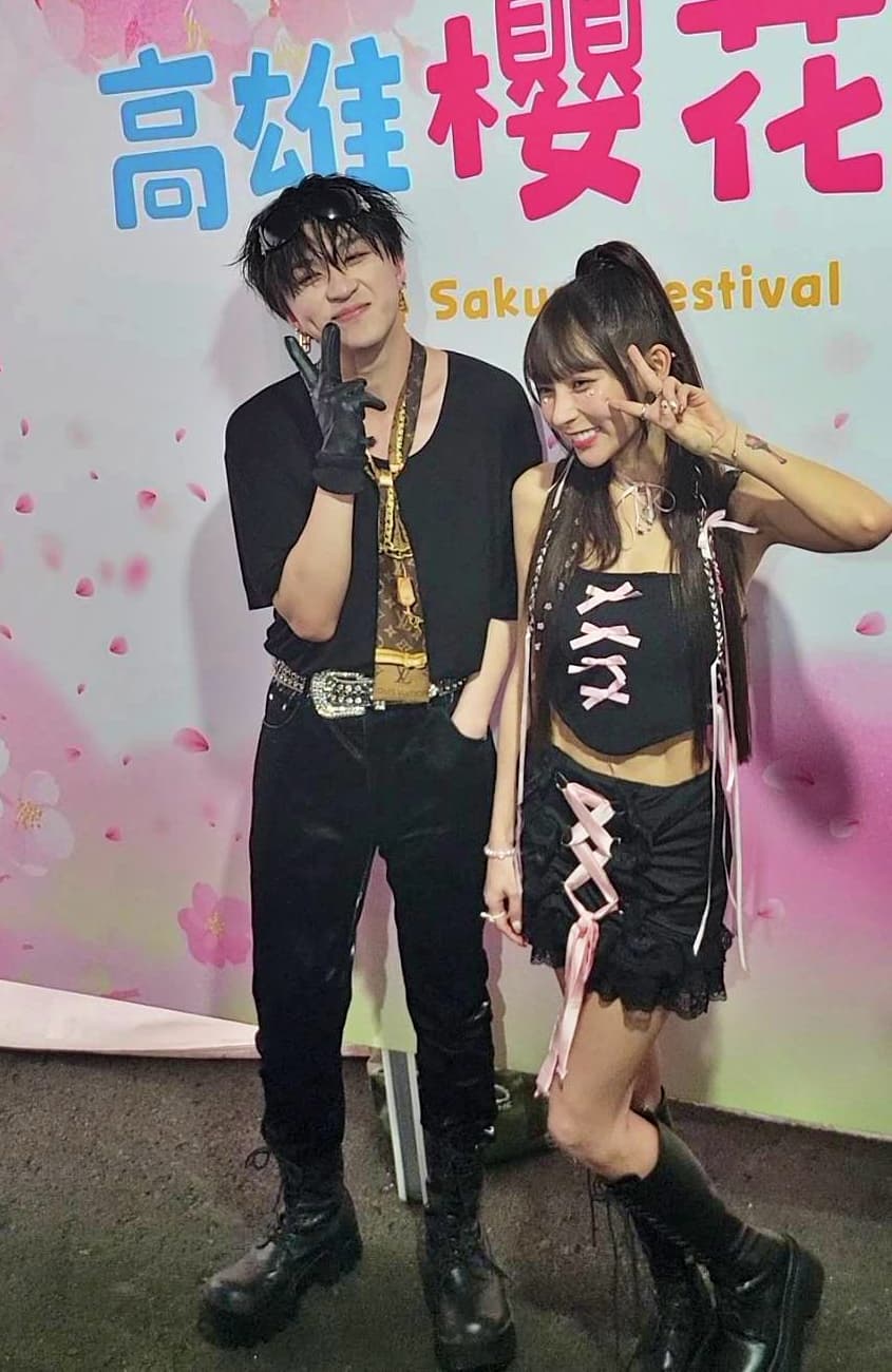 U:NUS吳昱廷暗戀林襄兩年,今如願與女神合照。