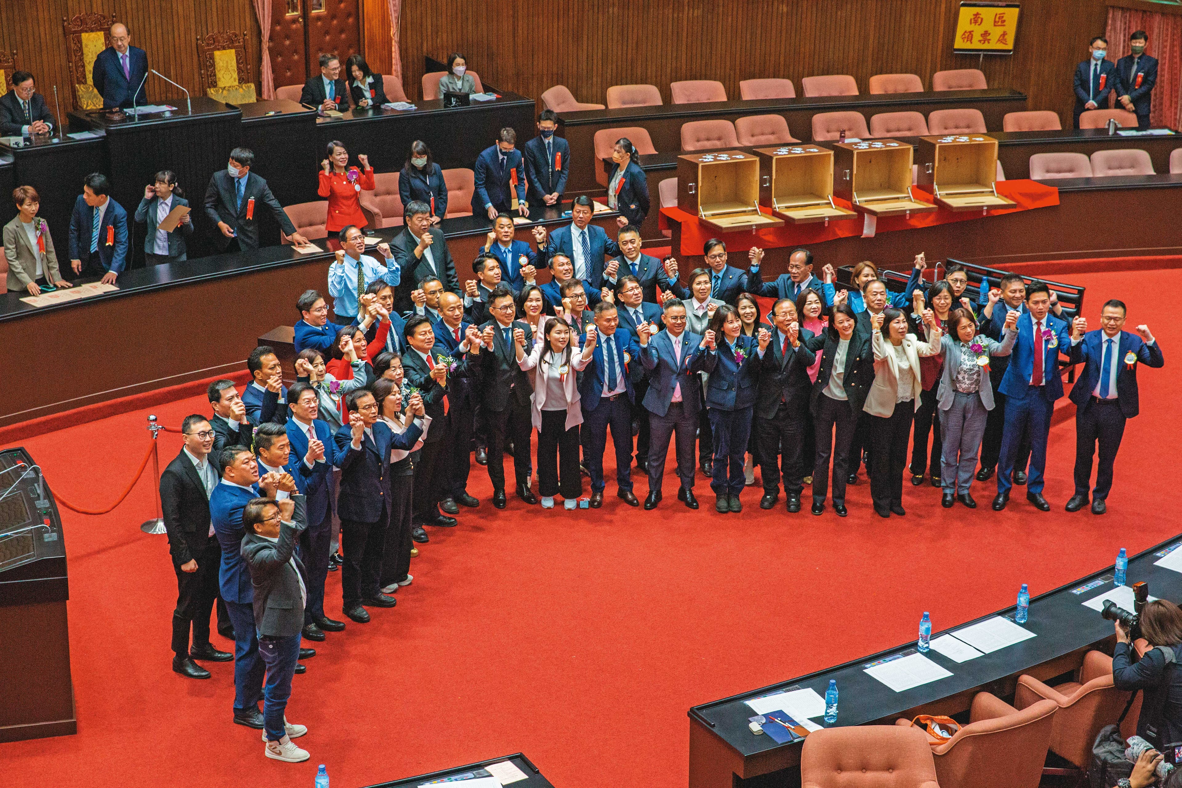 此次大選,國民黨重回立法院最大黨地位,為此中方有意強化與藍營交流。