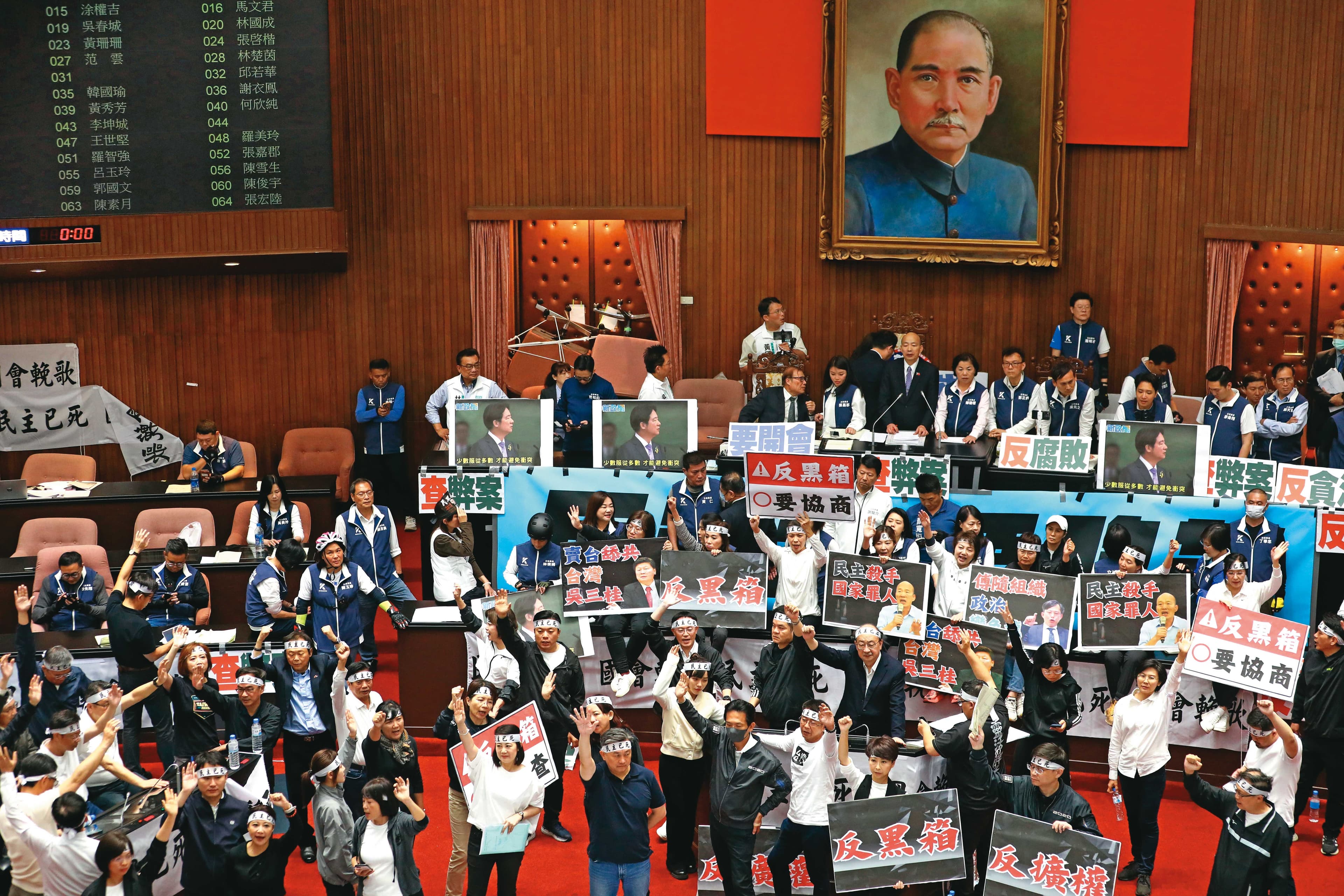 台灣政局的攻防重心轉移到了立法院,在立法院在野黨占有多數席位,賴清德執政之路可謂荊棘滿布。(杭大鵬攝)