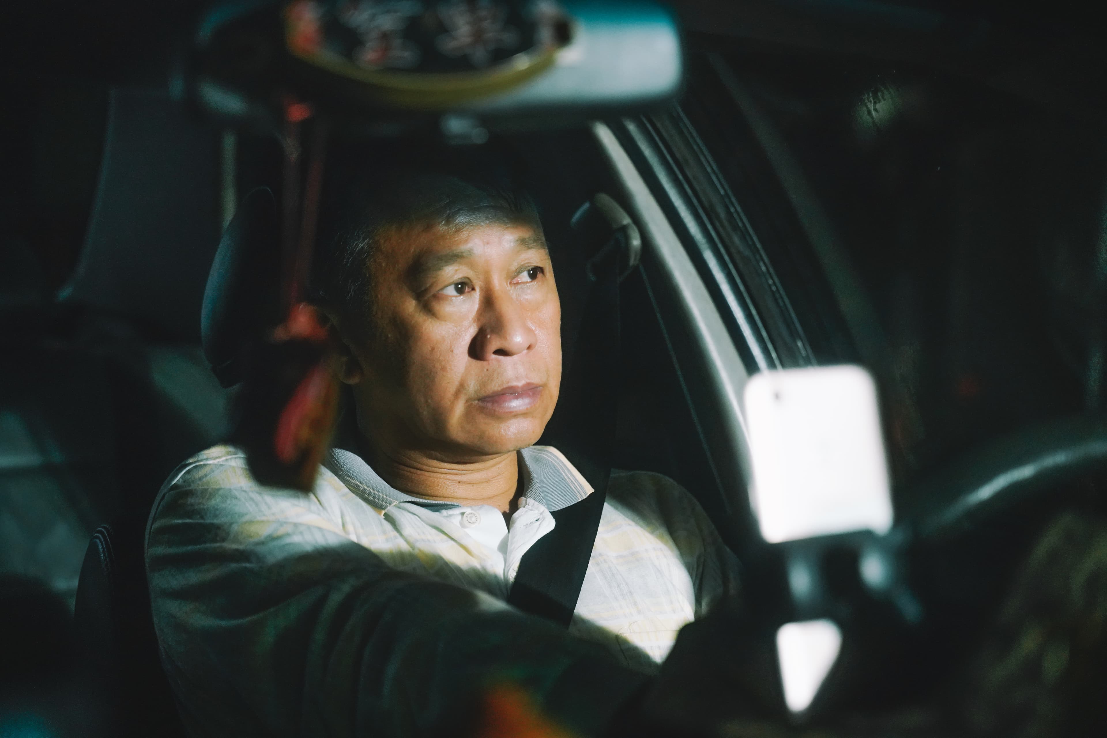 金鐘視帝游安順與近日人氣急升的雷嘉汭在《半夜鬼上車》攜手演出父女檔,充滿懸疑卻又顛覆鬼怪形象。(台北市影委會提供)