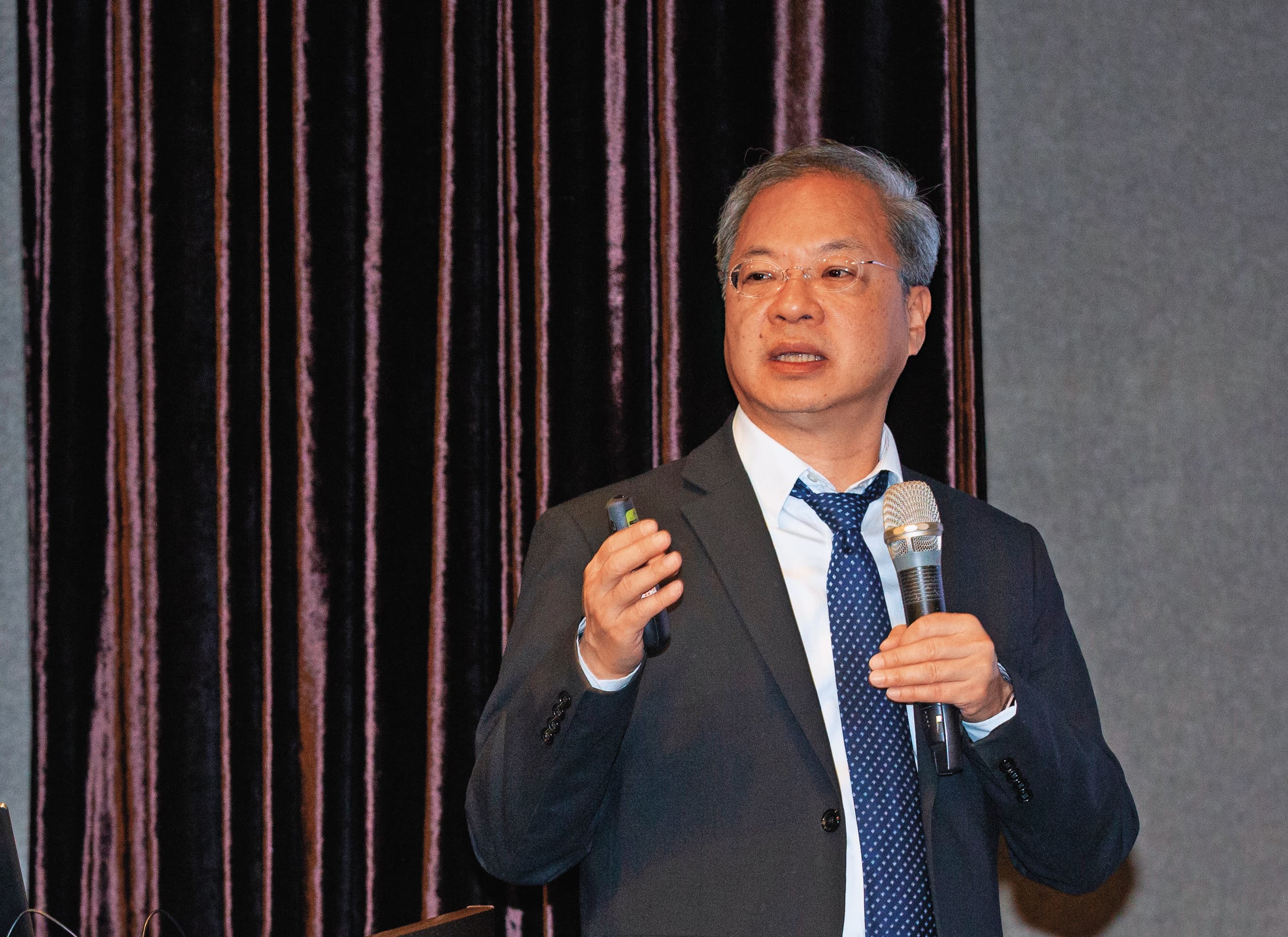 國發基金頻頻踩雷,全民成為冤大頭,主委龔明鑫被立委K得滿頭包。
