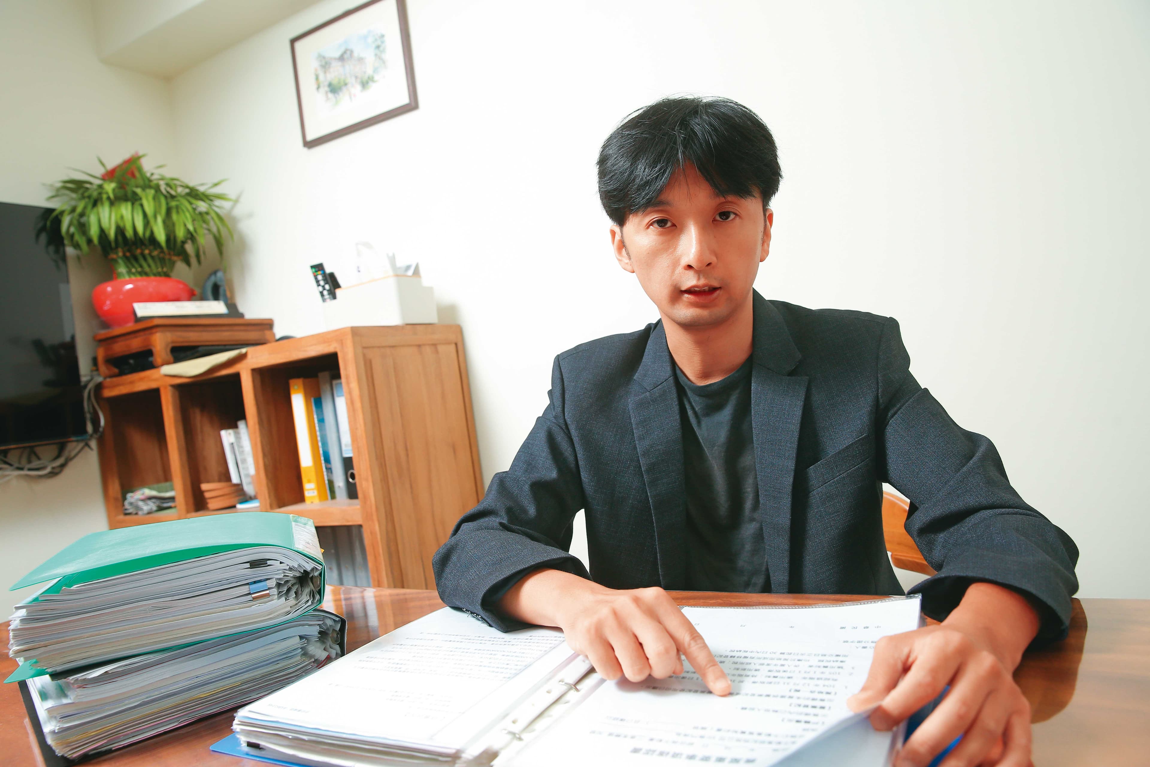 顏博志投資不動產多年,首度遇到預售屋交屋找不到銀行辦房貸的窘境。