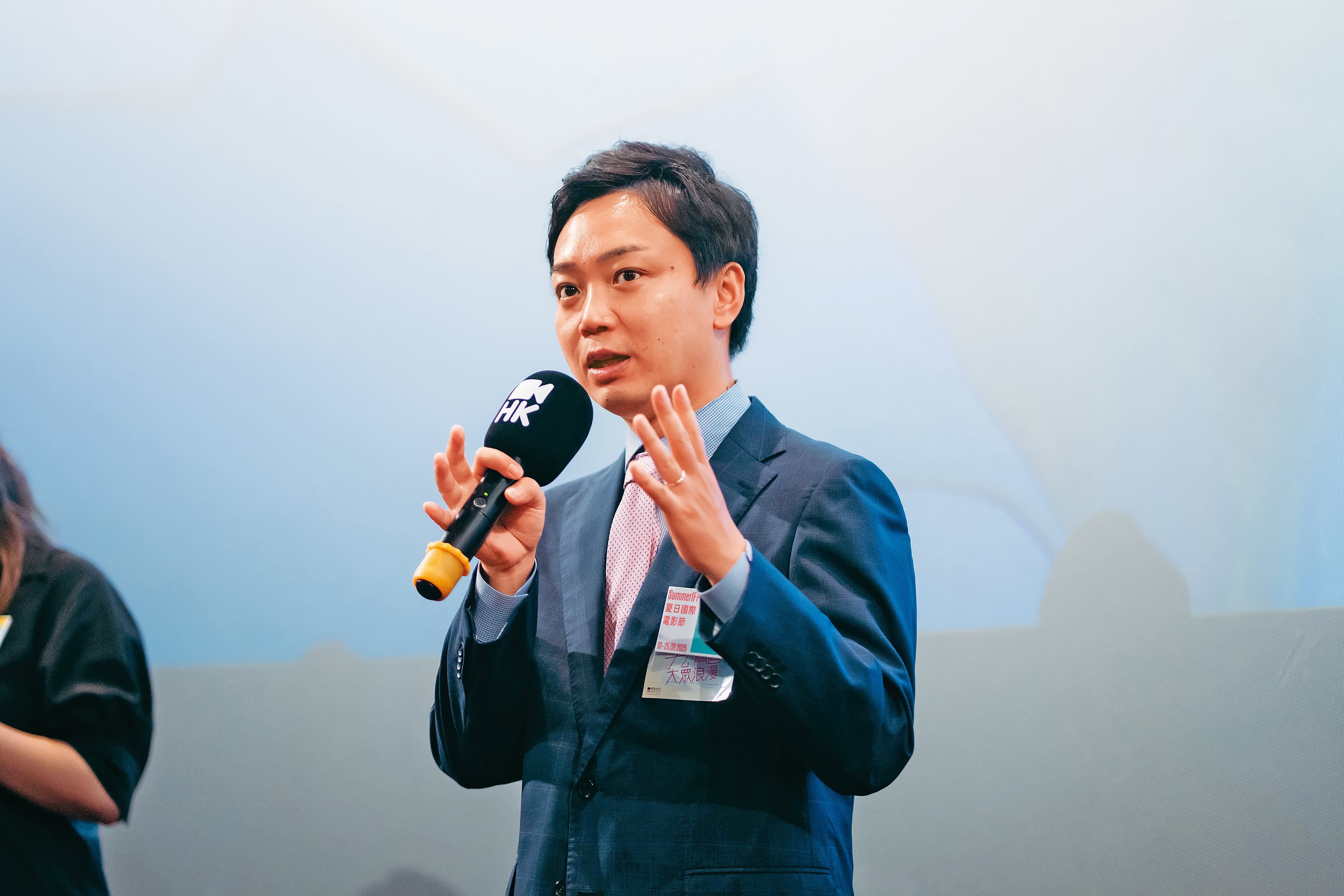 監製有澤亮哉身兼動畫與電影製作人,成為原著漫畫家與製作團隊間的橋梁。(羚邦提供)