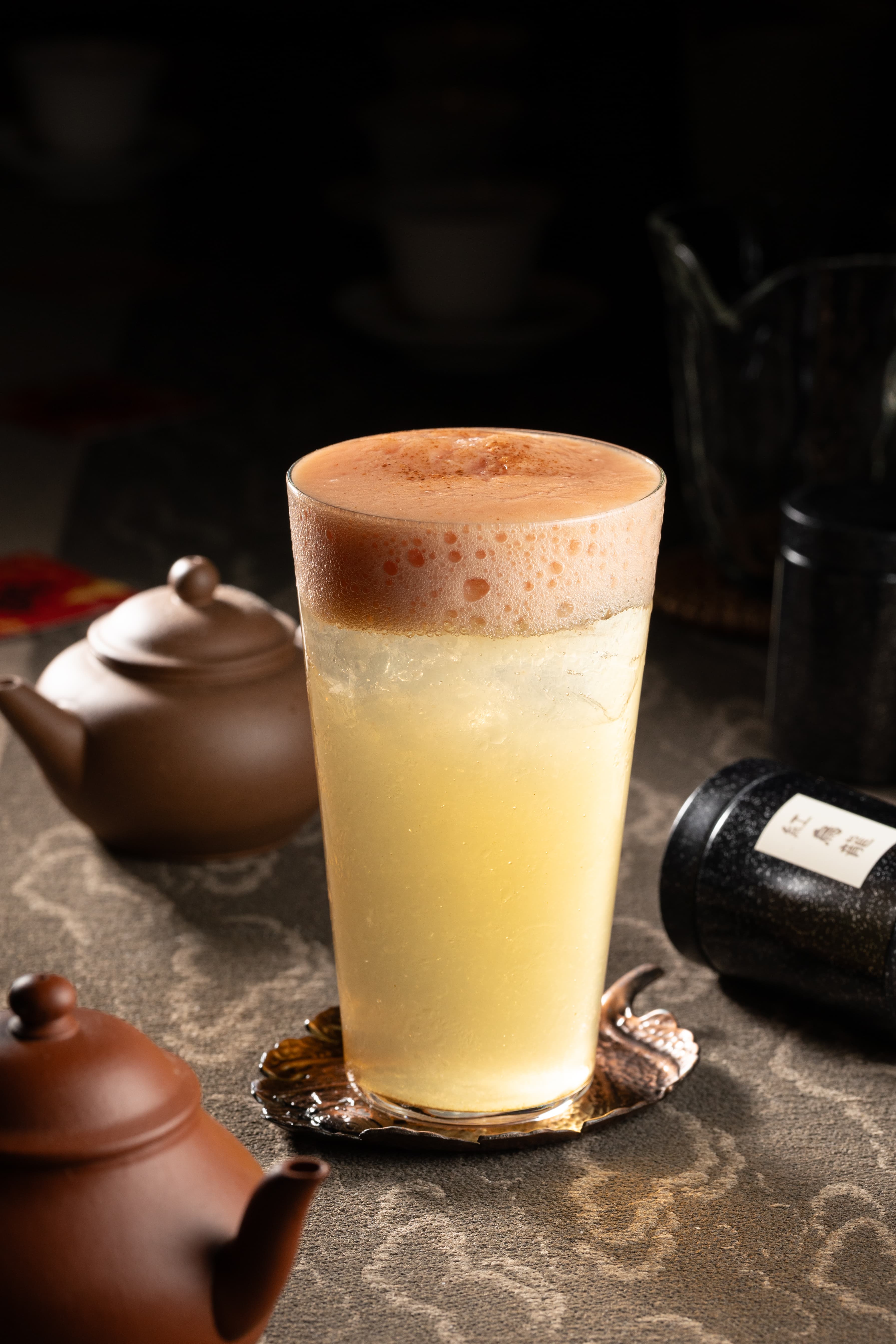 茶酒中酒感較輕的「探春令」,上層是紅心芭樂泡沫。(400元/杯)