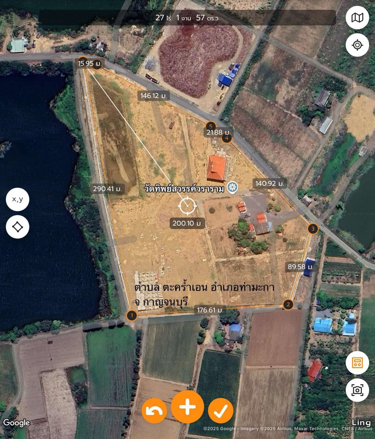 粉專指控,該寺擁有土地面積超過千萊(約160萬平方公尺),但部分土地並未登記於寺廟名下,而是註記在尼姑個人名下。(翻攝自CSI LA)