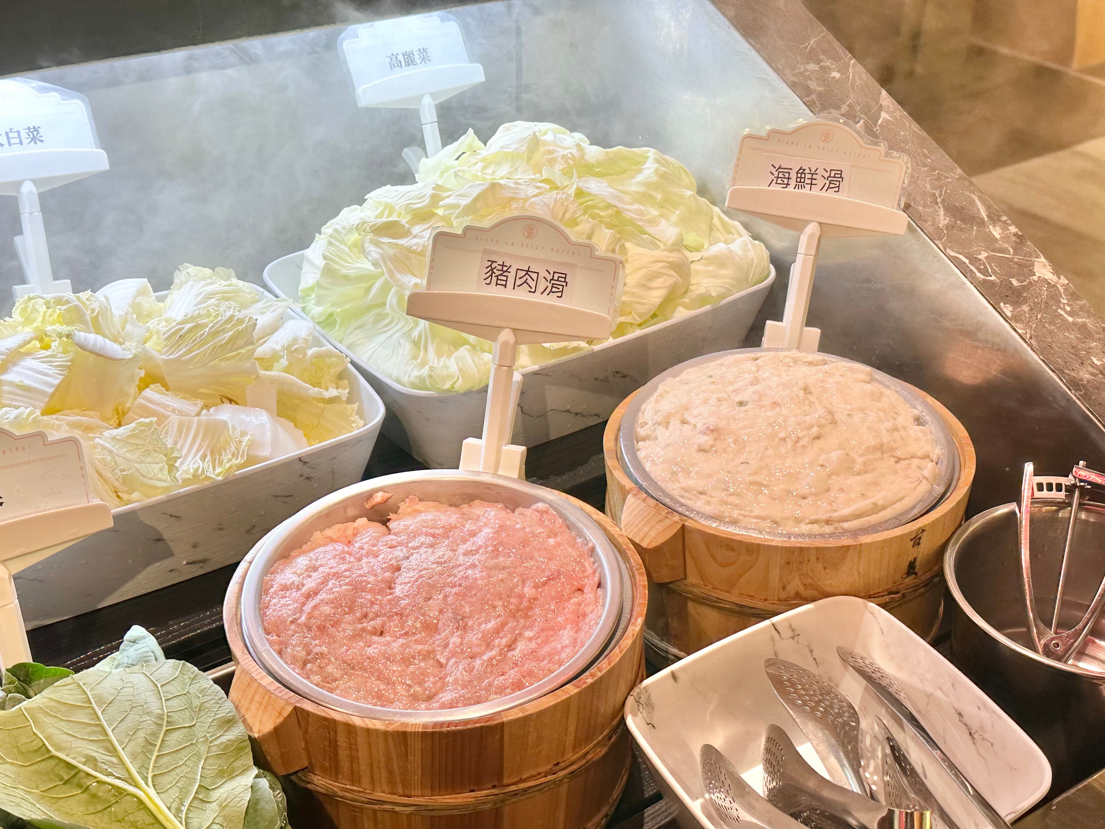 「豬肉滑」彈脆、肉味足,「海鮮滑」口感軟Q。