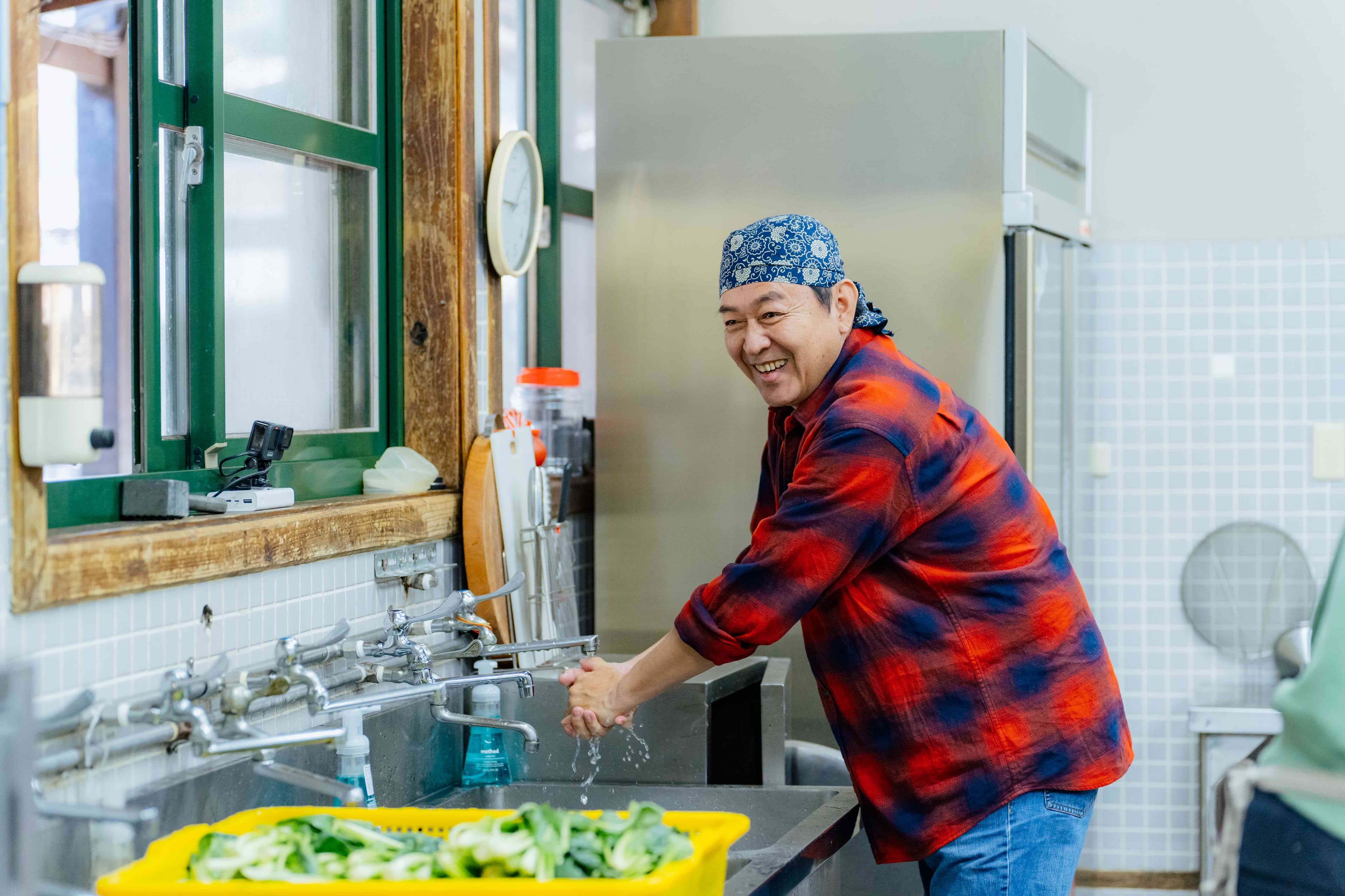 庹宗華現身《嗨!營業中》當小幫手。(好看娛樂提供)