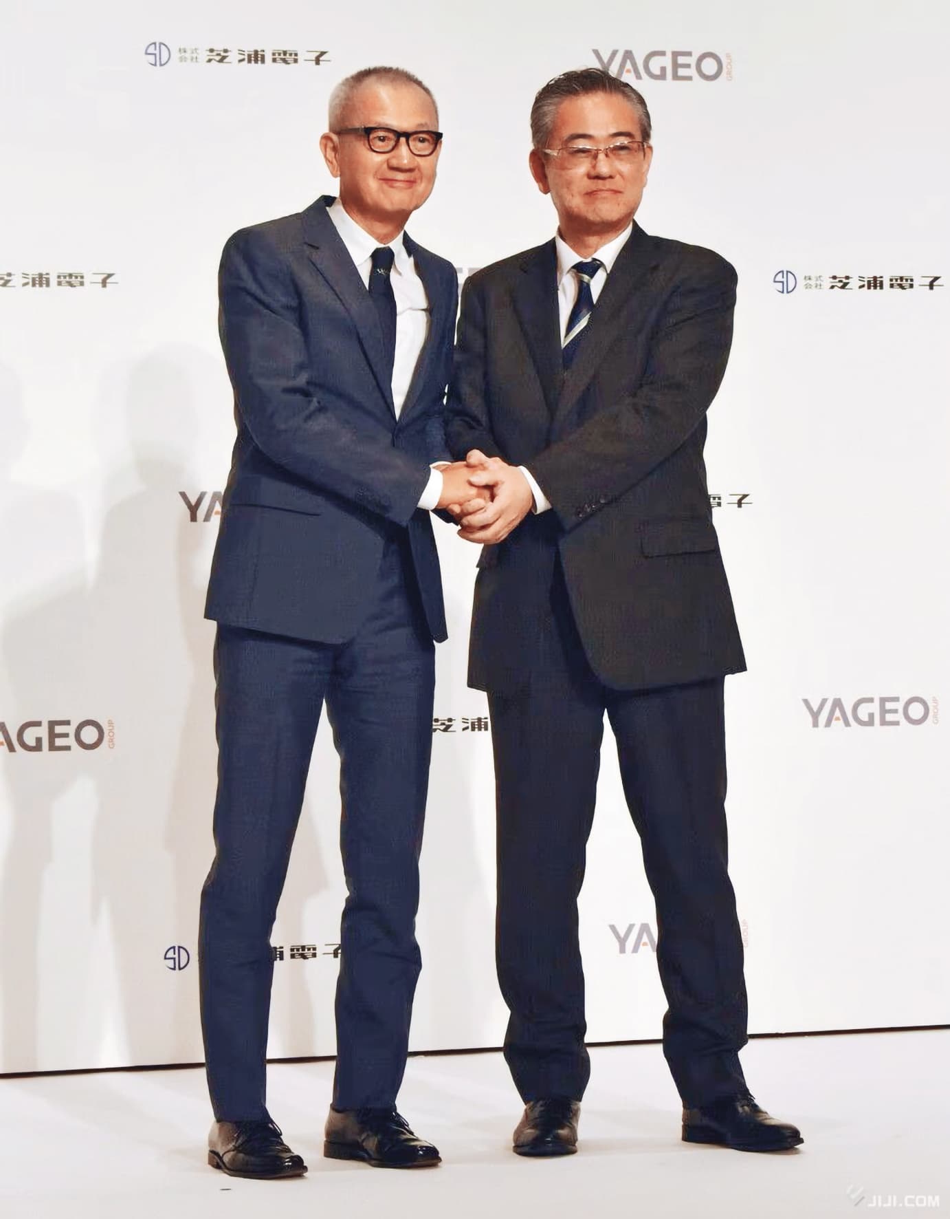 陳泰銘(左)與芝浦社長葛西晃(右)在日本東京召開記者會。(翻攝自nippon.com)