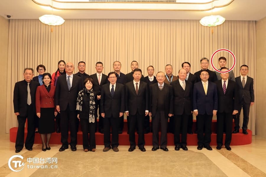 賴冠霖以台灣文化界人士身分會面大陸國台辦主任宋濤。(翻攝自中國台灣網)