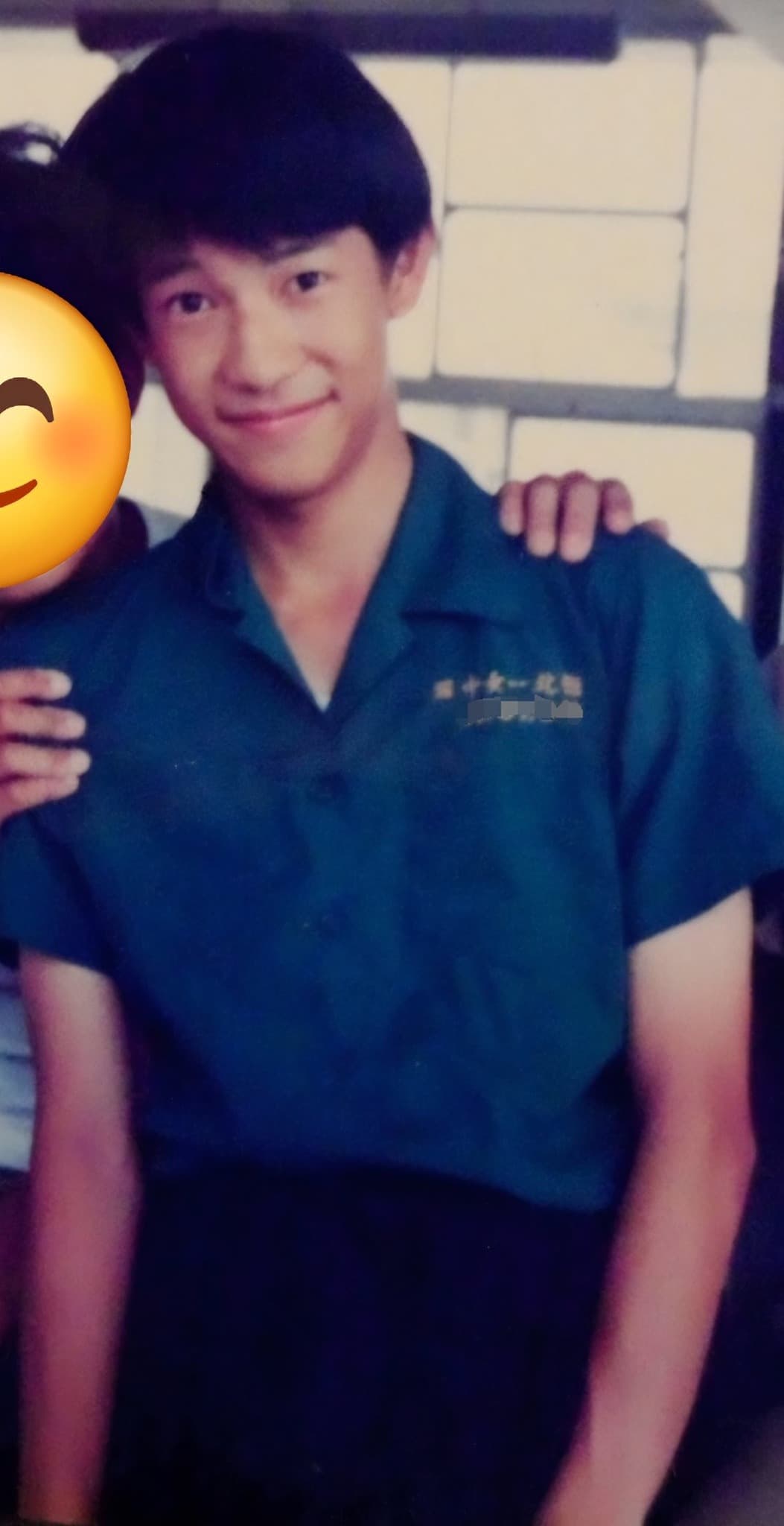 徐展元今於臉書po文,曬出自己37年前身穿北一女制服的照片。(翻攝自徐展元臉書)