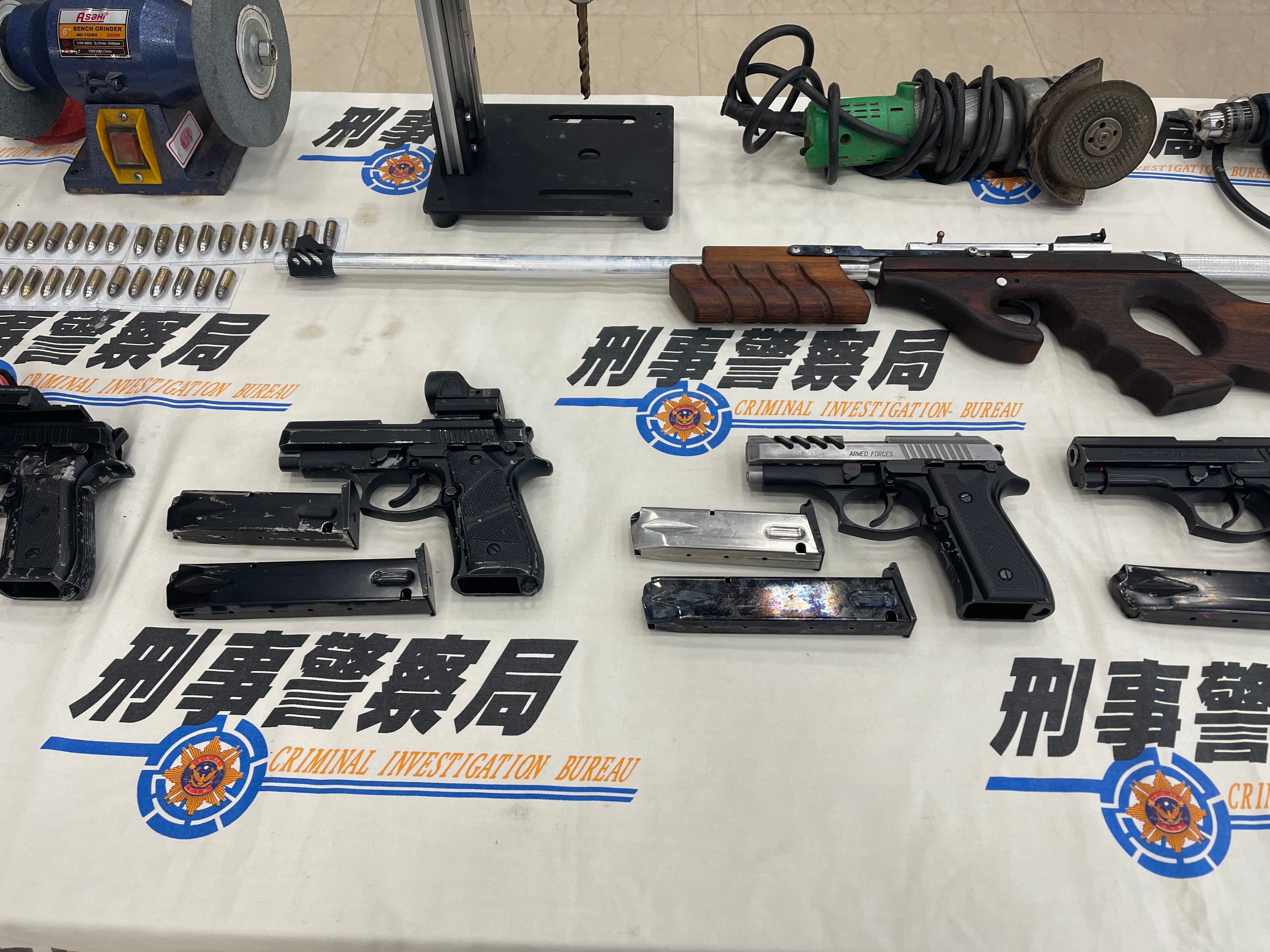 警方公布專案肅槍成果。(刑事局提供)