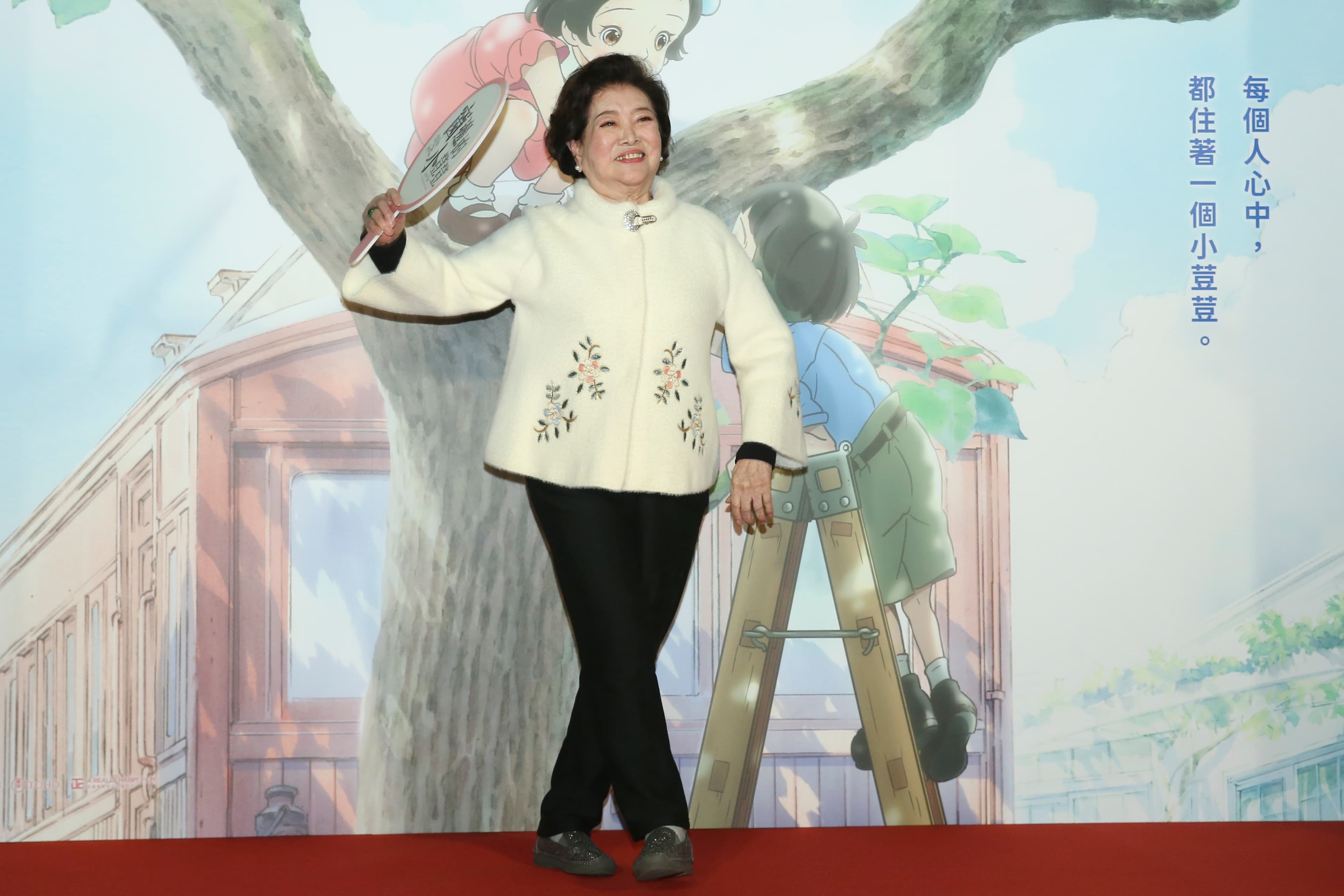 陳淑芳獻聲童書原作者黑柳徹子,以旁白貫穿全片。