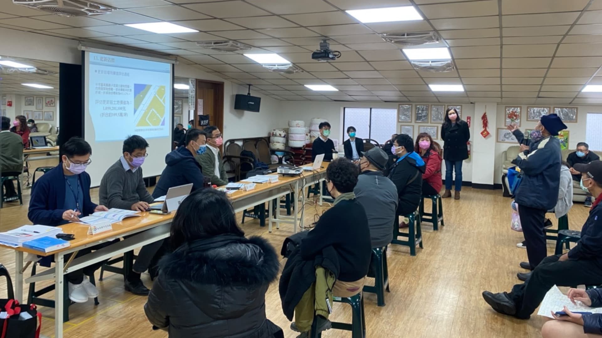 樹林潭興街案打破沒有建商願意進駐的僵局,由住戶自發成立更新會、公私協力推動,順利邁向重建之路。(資料畫面/樹林潭興街公聽會)