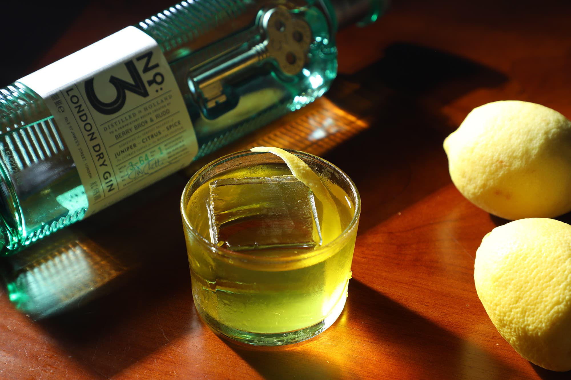 Bar Leone共有3款Negroni,包括經典、咖啡及柚子,其中「Yuzu Negroni」可說是White Negroni的變化版,很好入口且伴有清新柚子香氣。(港幣130元/杯)