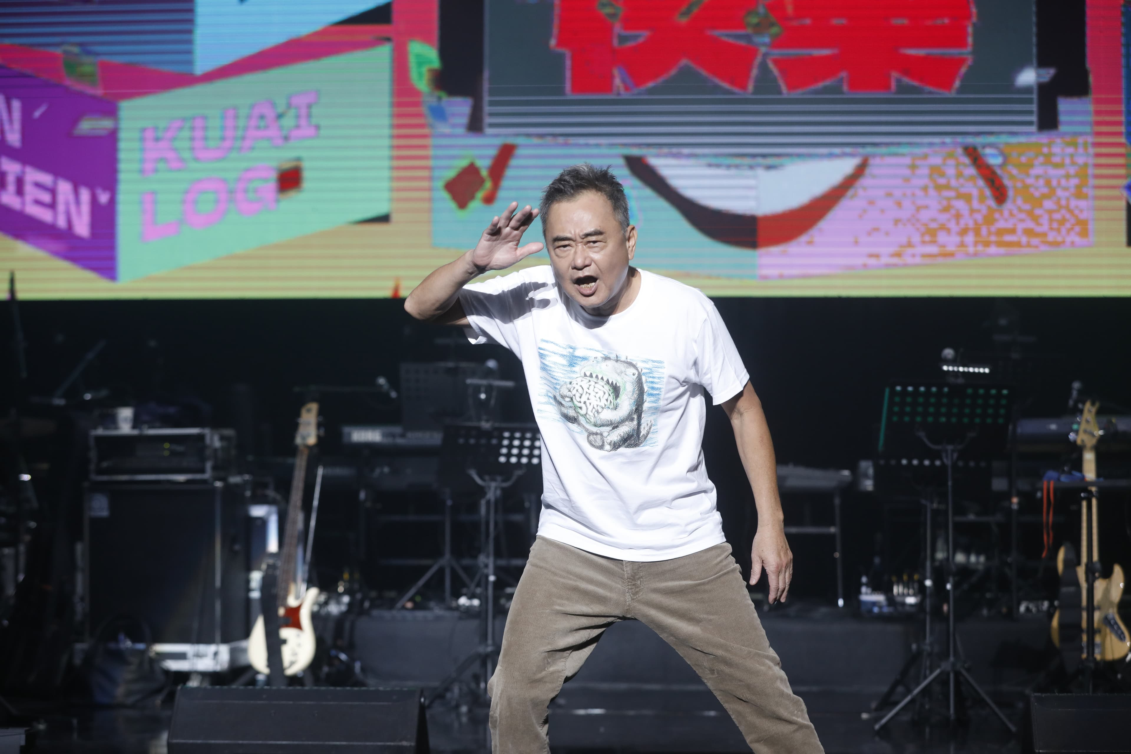 陳昇笑說蕭言中曾要他再唱20年,「他(蕭)現在連呼吸都懶,我還要唱嗎。」