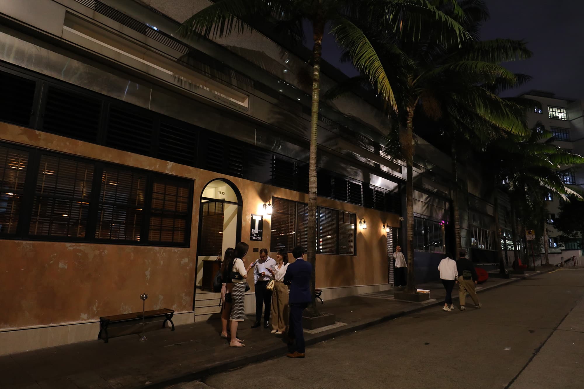 「Bar Leone」位於上環的安靜街道上。