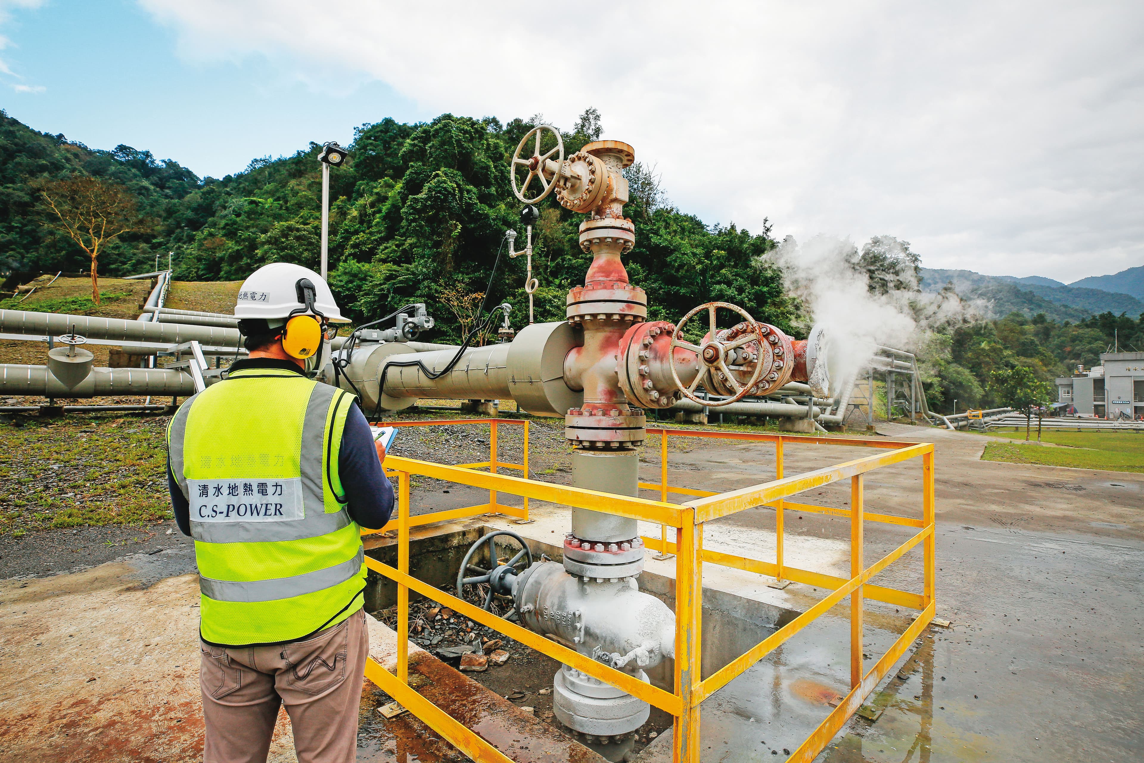 除了持續推動離岸風電與太陽能,針對地熱、小水電等綠能,經濟部接下來也會有相關的旗艦計畫推動。圖為清水地熱發電廠。