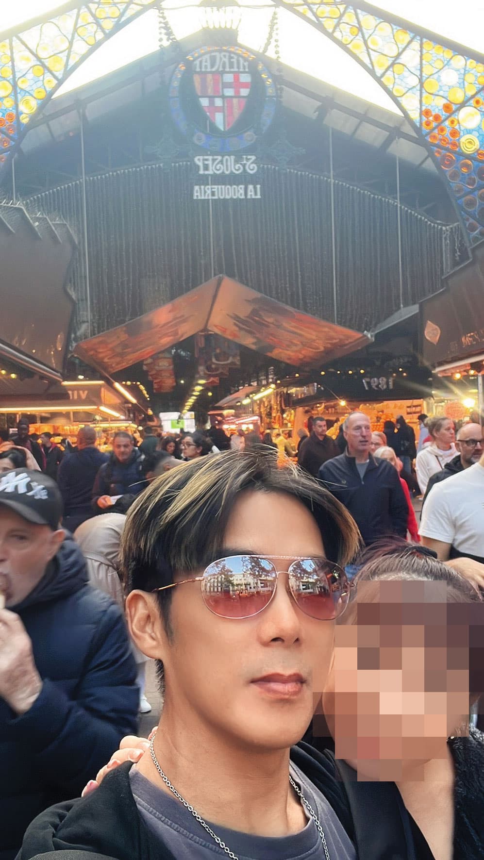 陳子強(左)與女總裁B小姐(右)交往數月,2人曾一起出國旅遊。(讀者提供)