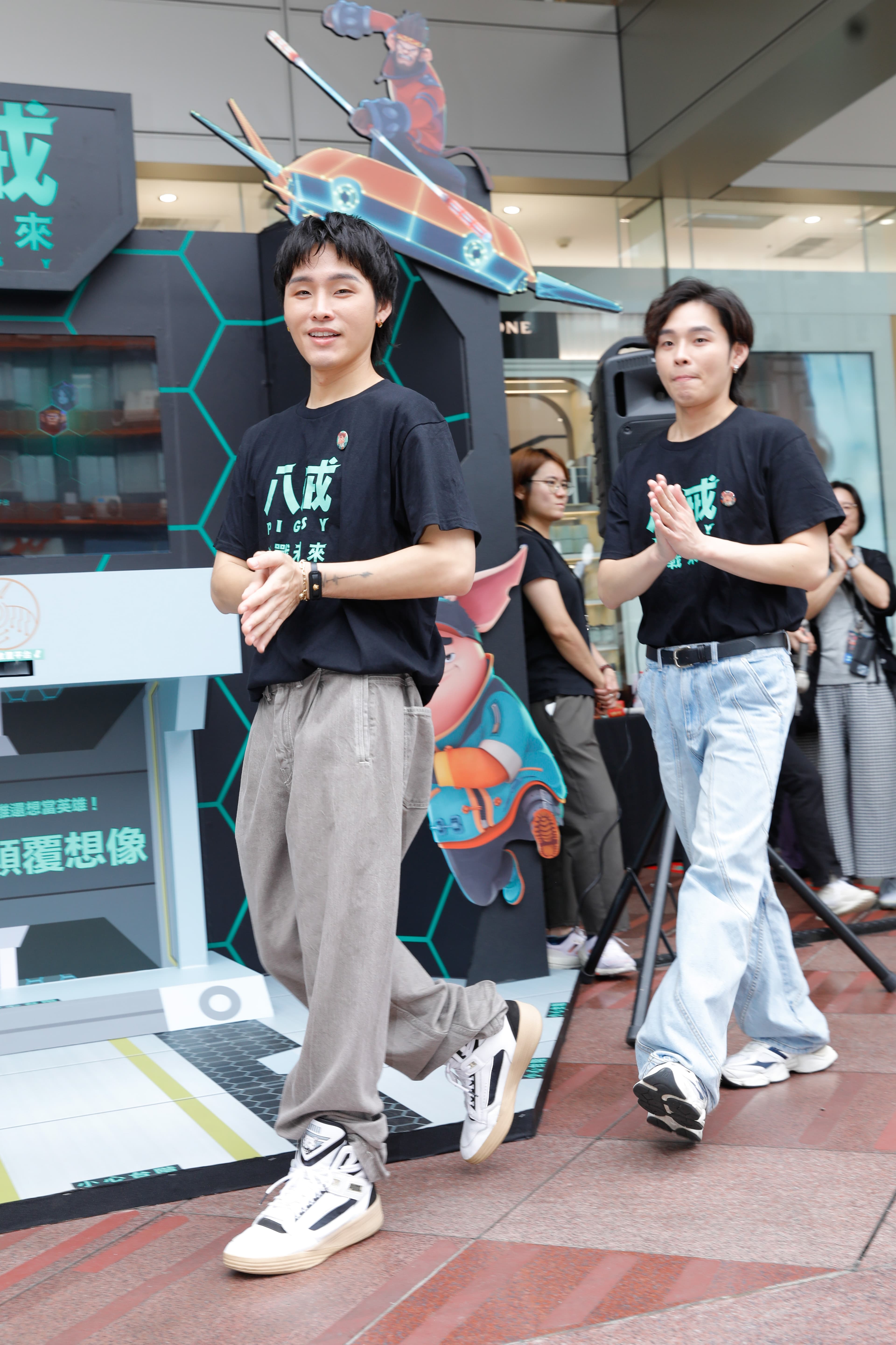 展榮與展瑞是該片第一組被相中的配音演員,他們戲中有許多叫聲,自封「男生裡面最能叫」。