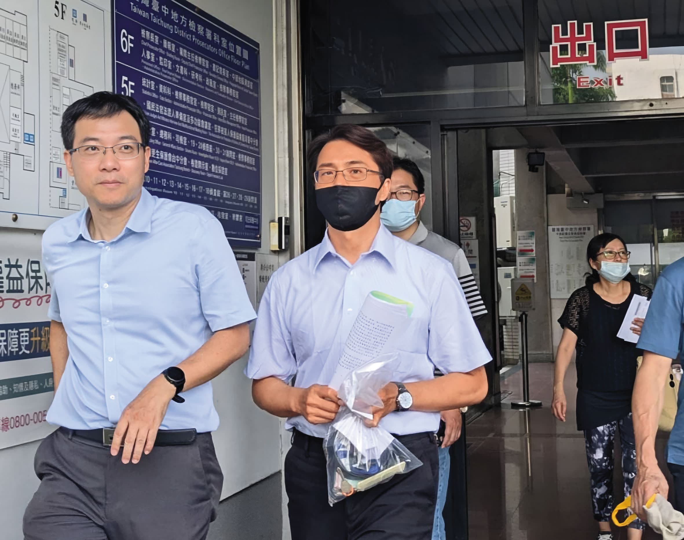 中聯煉油廠長陳明榮具保200萬元後,仍被法院裁定羈押禁見。