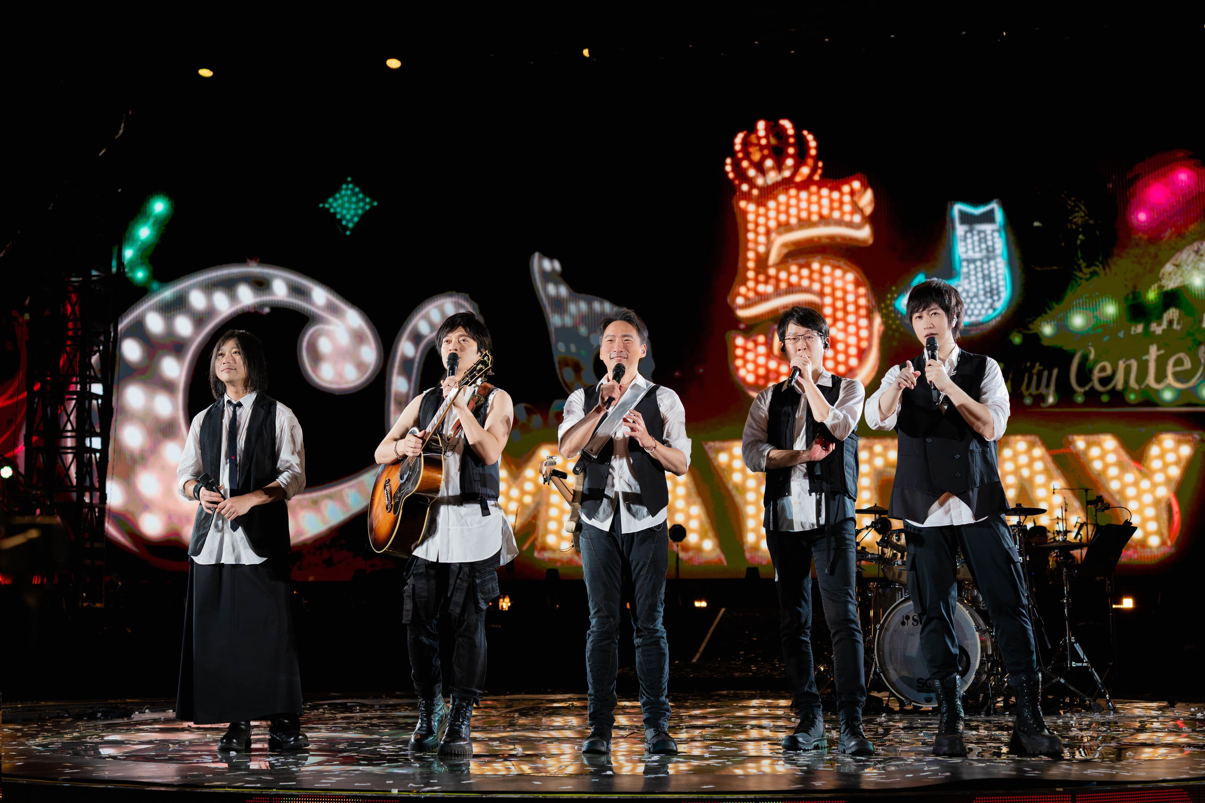 五月天看到廣州歌迷跟10年前一樣充滿活力。(相信音樂提供)