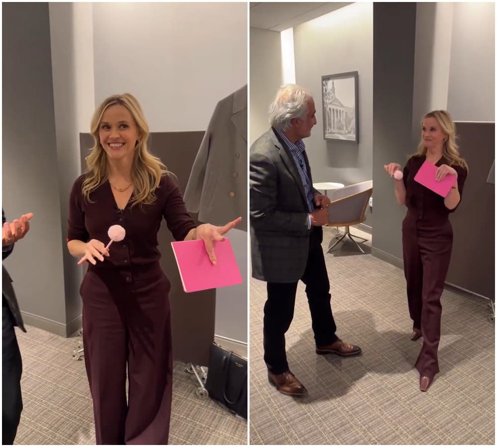 薇斯朋重現經典的「彎腰撿東西」橋段。(翻攝reesewitherspoon IG)