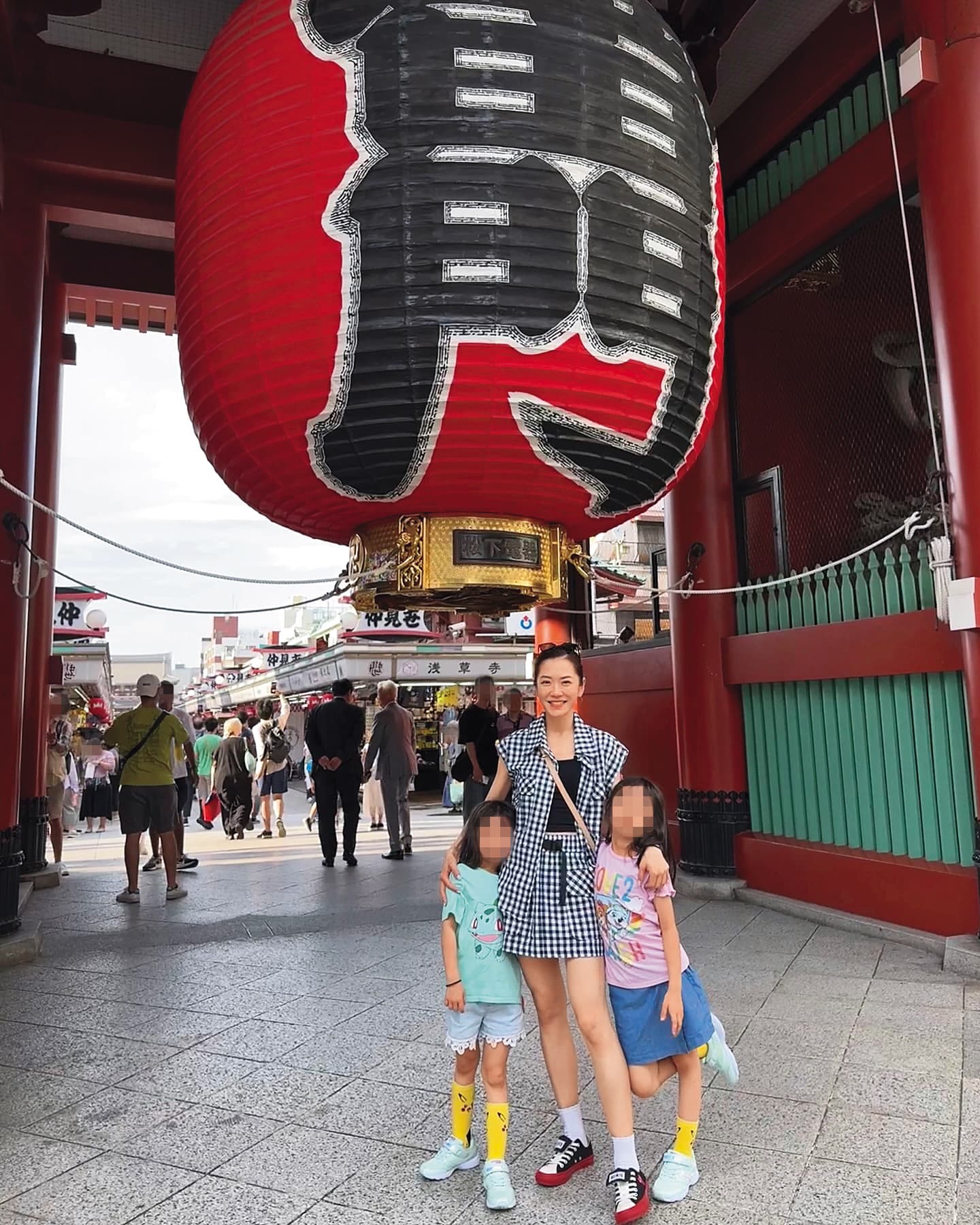 去年7月,楊千霈帶著2個女兒去日本旅遊,當時就已不見老公在身邊。(翻攝自楊千霈IG)