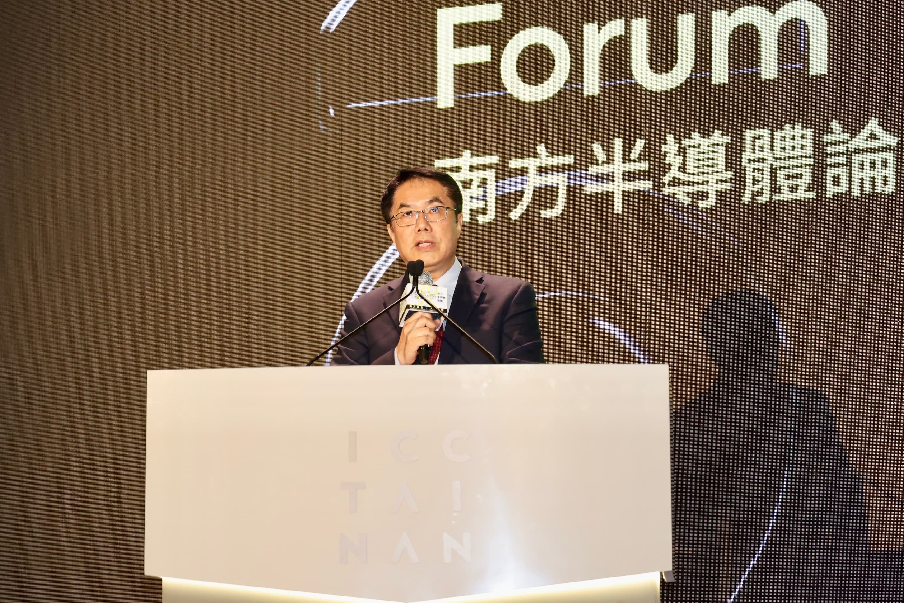 黃偉哲表示,台南在南台灣半導體廊帶可以說是占據中間的「C位」。(台南市政府提供)