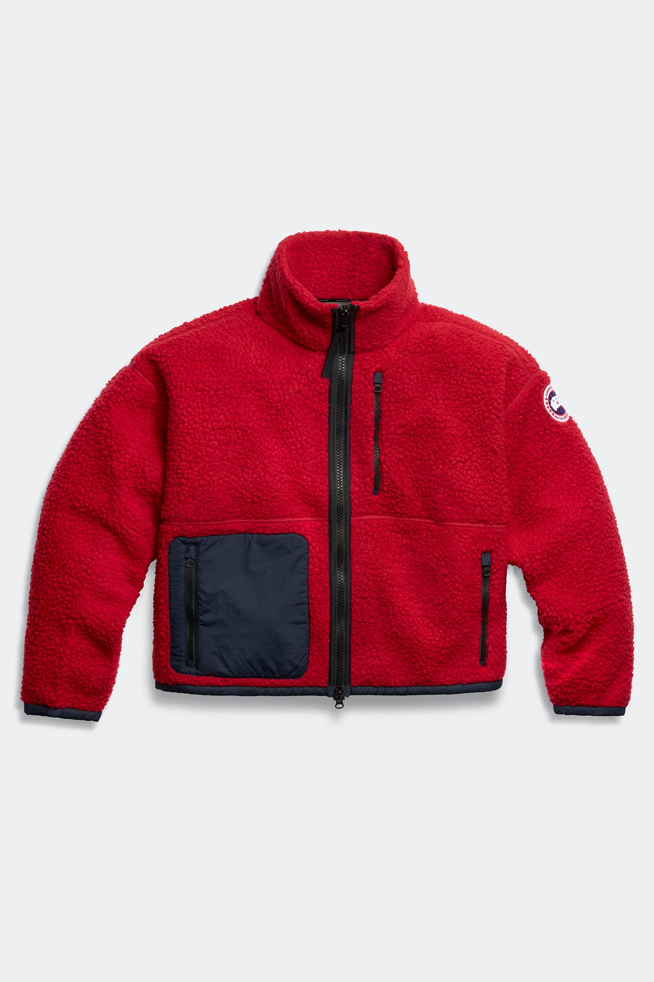 女款Simcoe羊毛抓絨外套(胭脂紅色)。NT$26,100(CANADA GOOSE提供)