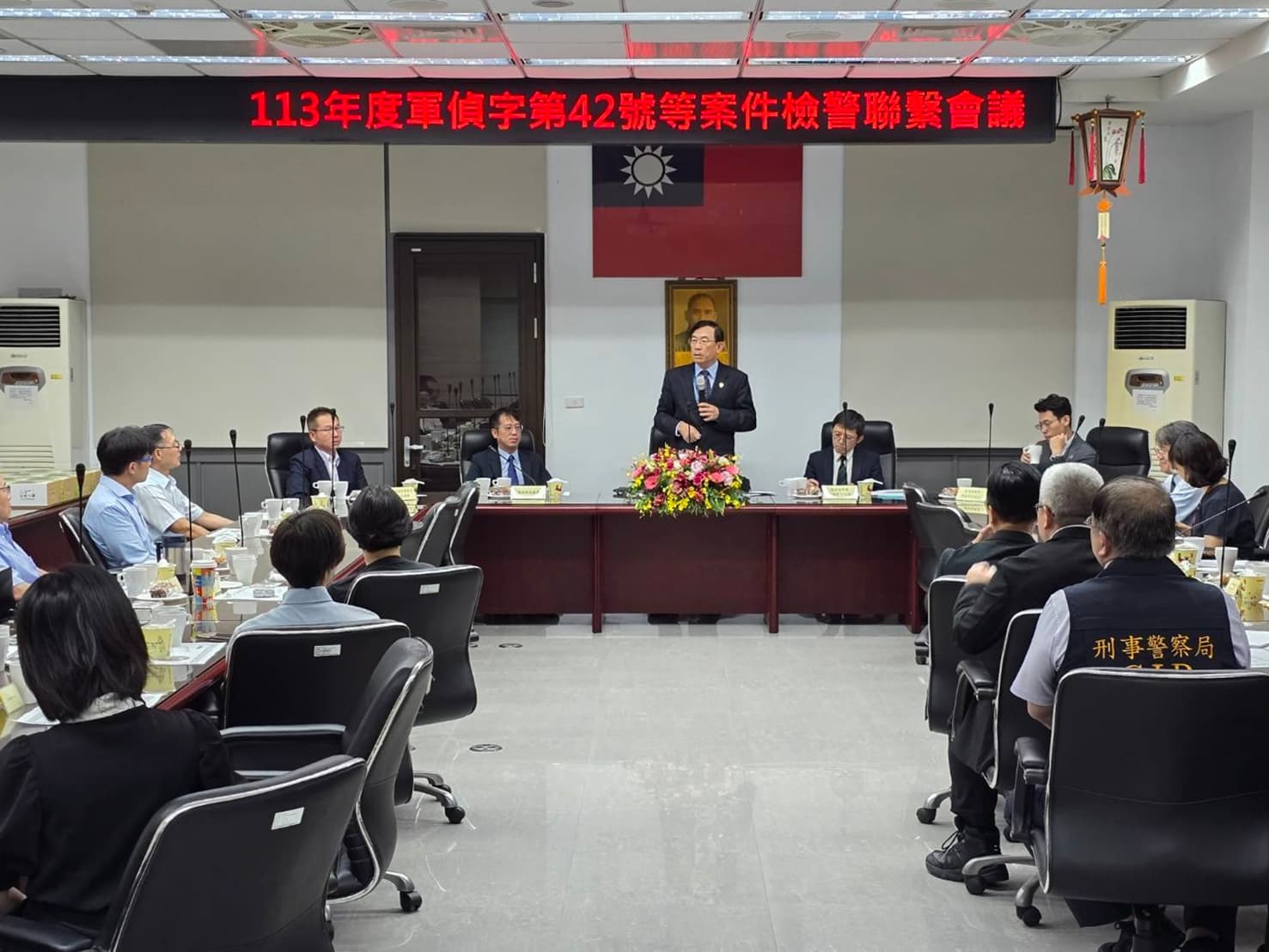 宜蘭縣警察局羅東分局林聖展偵查佐發掘共諜案，聯手刑事局父親林志賢偵辦，成為偵辦國安案件經典案例，深受檢察總長邢泰釗肯定。 （最高檢提供）