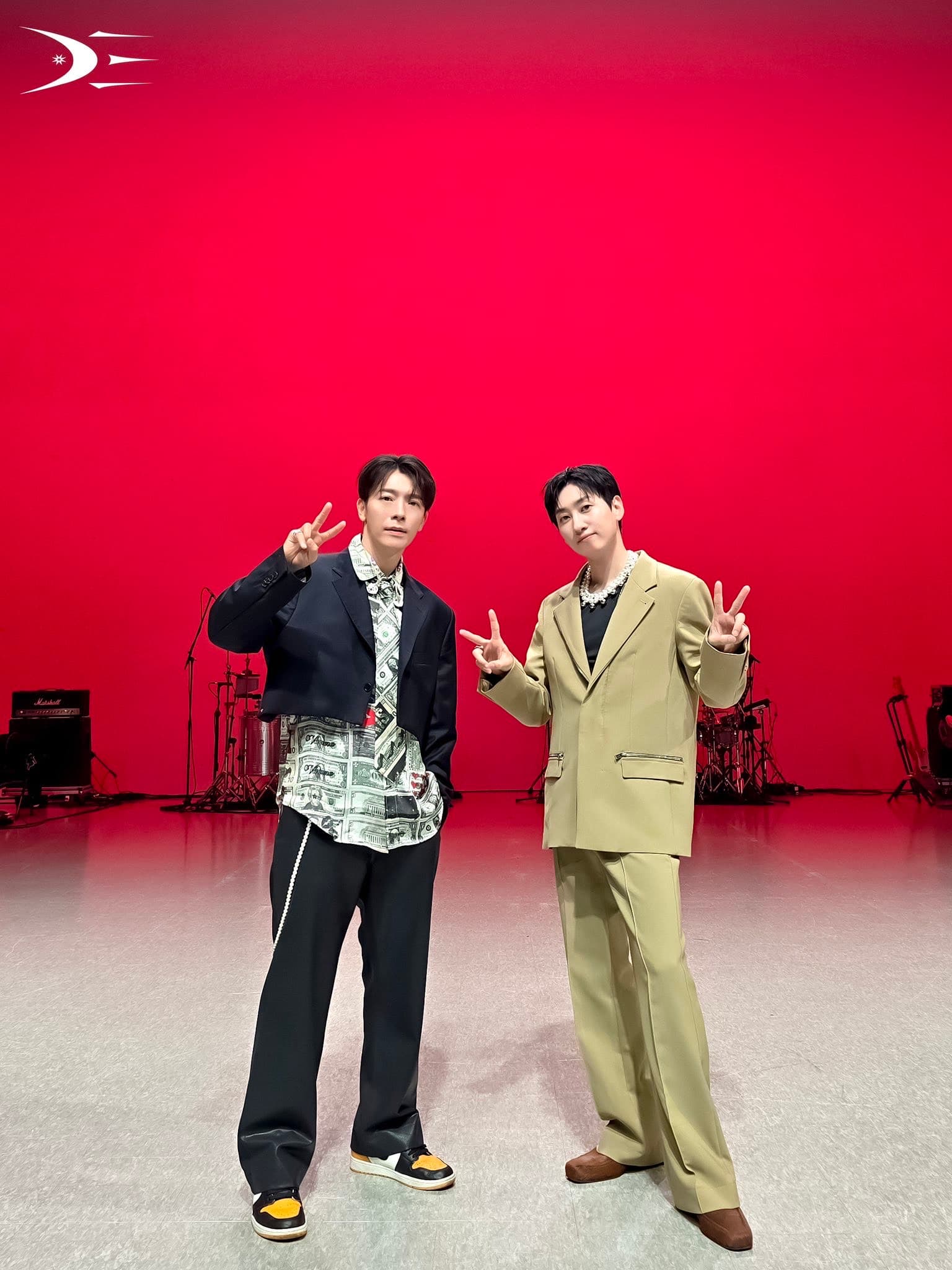Super Junior東海、銀赫曾為紀念台北演出寫上台北的英文名,沒料到竟拼錯字。(翻攝自李東海X)