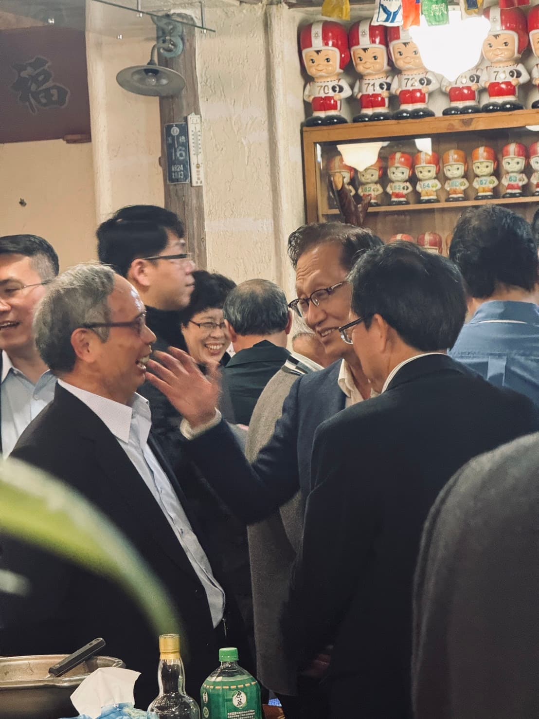 華碩董座施崇棠與微星董座徐祥兩巨頭難得見面,閒話家常。